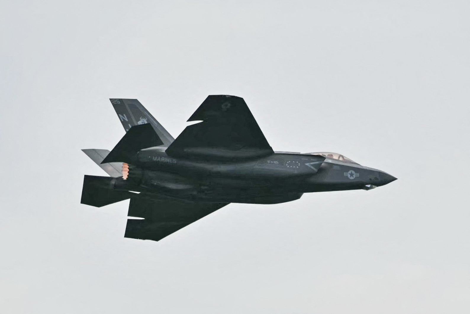 A US military F-35 fighter jet flies overhead during Independence Day celebrations in Washington on July 4. Photo: AFP