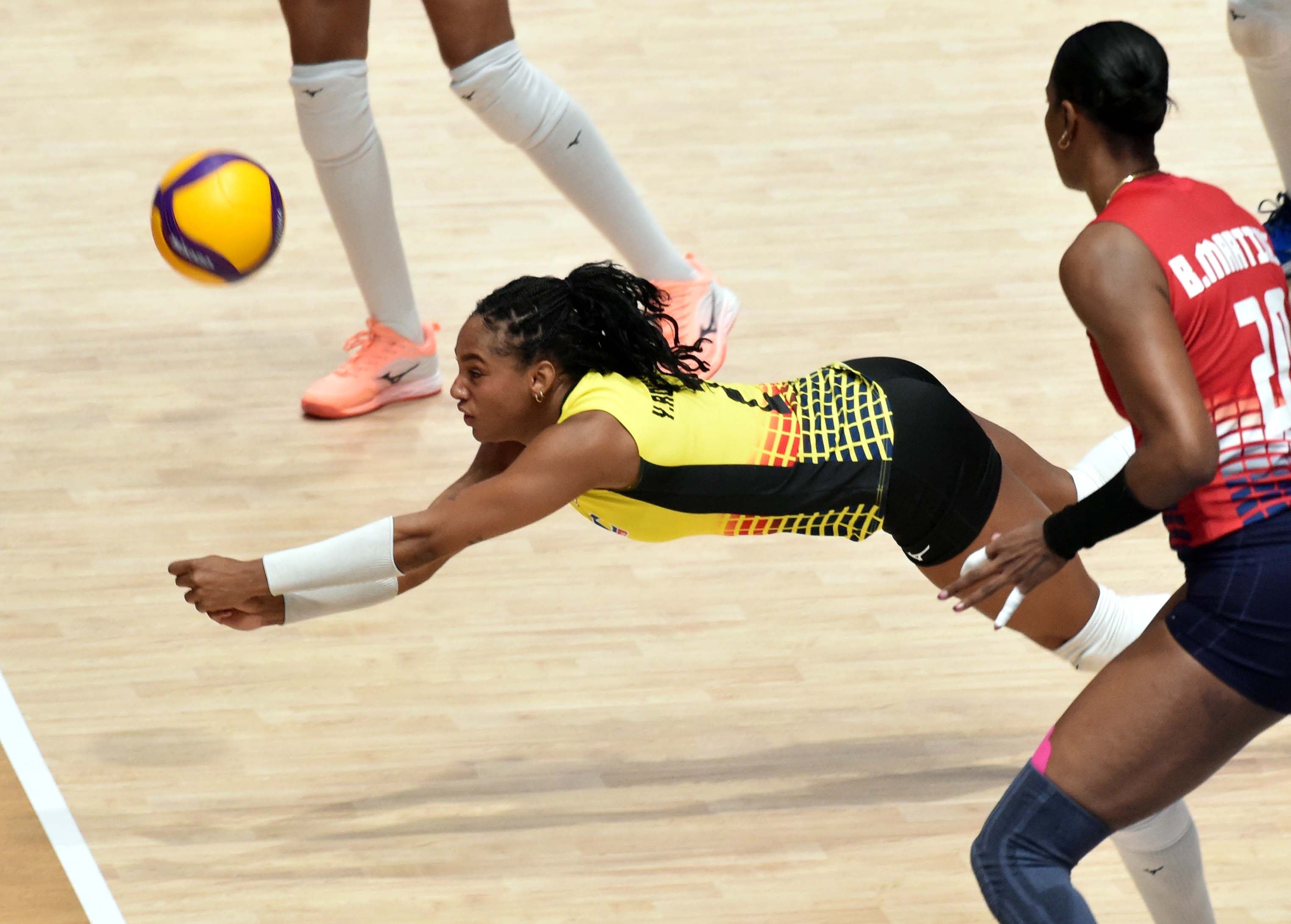 Yaneirys Rodriguez Duran of the Dominican Republic saves the ball during her team’s match against Ukraine at the Women’s Volleyball Nations League in Hong Kong on Friday. Photo: Xinhua