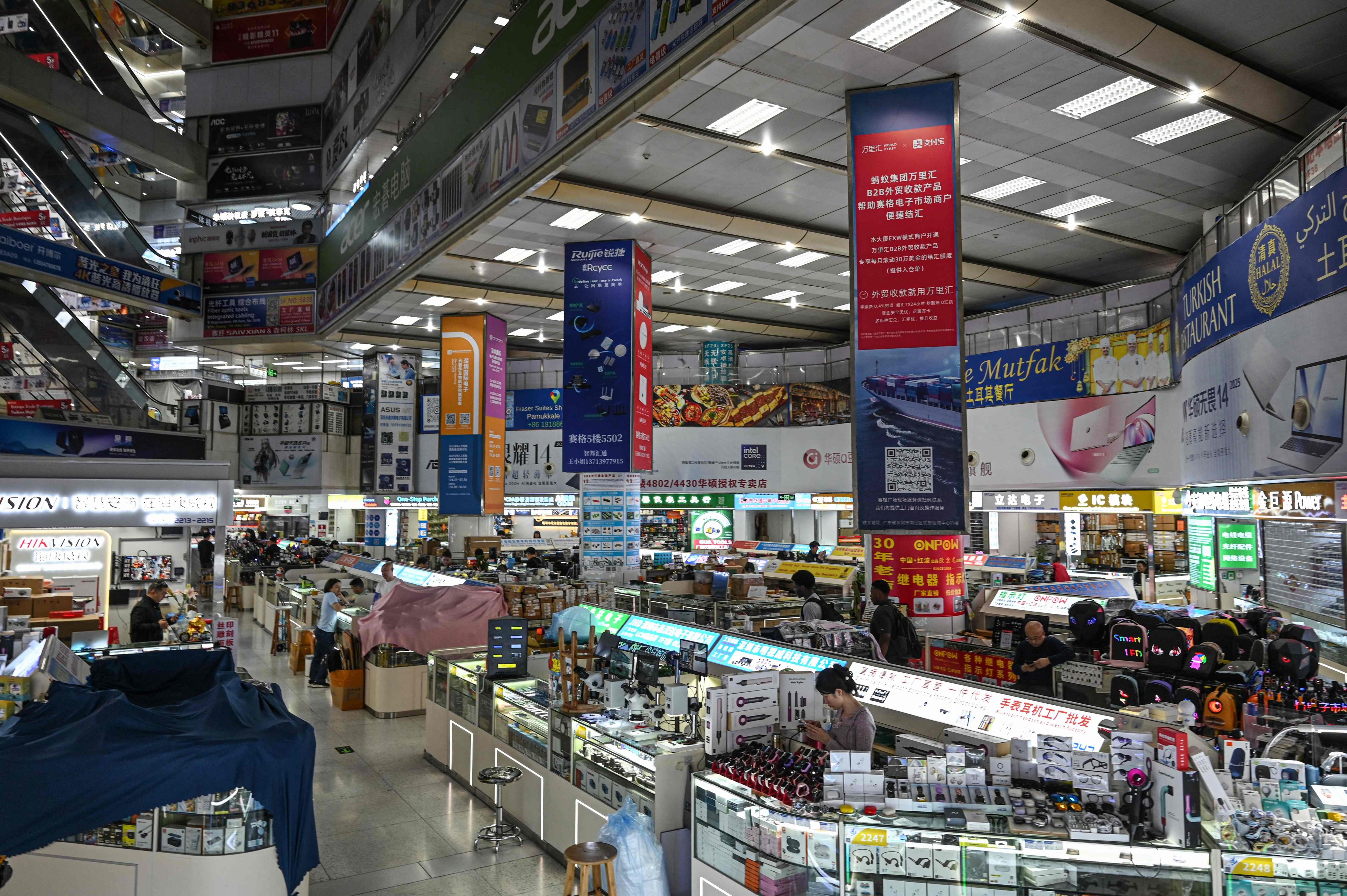 Thousands of businesses sell consumer electronic products in Huaqiangbei, a vast wholesale market in the southern Chinese city of Shenzhen. Photo: AFP