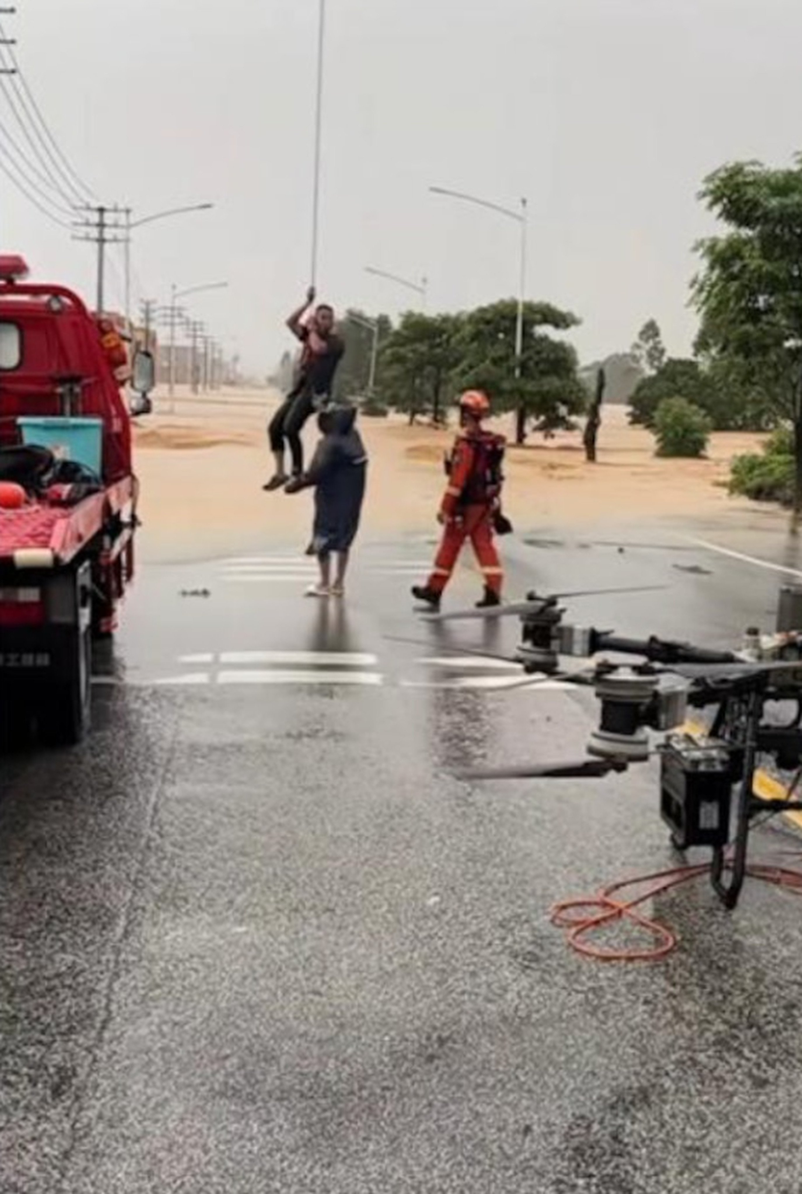 Photos and discussions about China’s recent use of heavy-duty drones to “airlift” villagers affected by flooding in Guangxi have gone viral. Photo: Weibo/ 小凡好摄