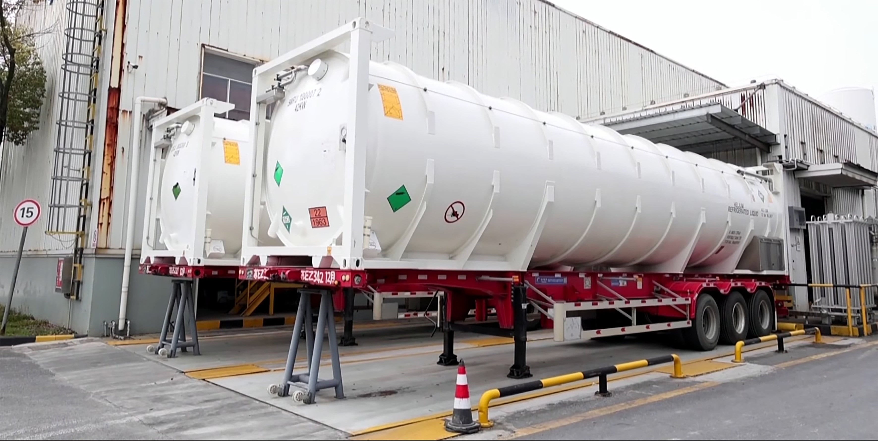 scmp.com - Mia Nurmamat - Helium squeeze: China vows trade controls on gas to shield critical industries