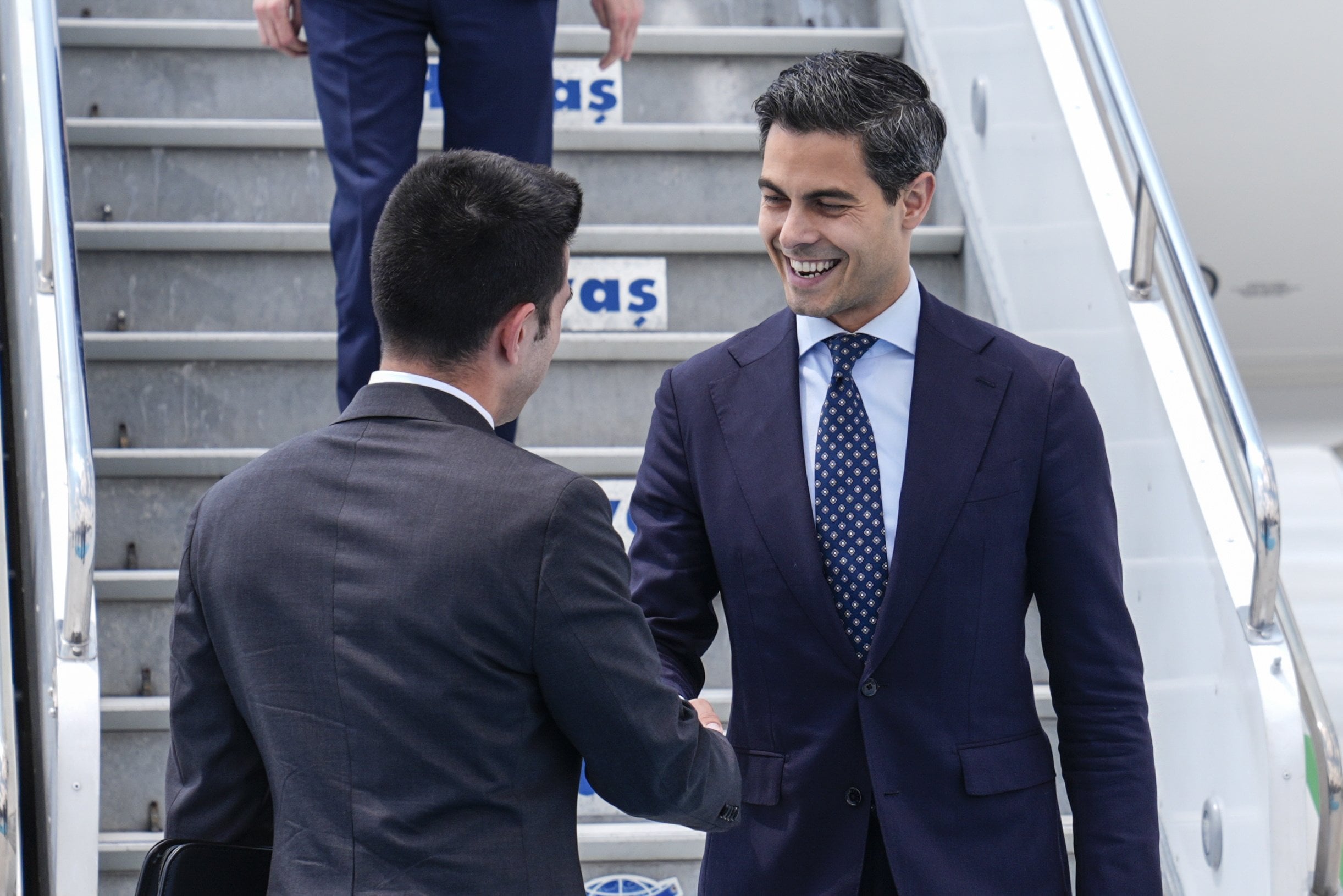 Dutch Prime Minister Rob Jetten disembarks from a plane at Esenboga Airport ahead of the Nato Heads of State and Government Summit in Ankara, Turkey, on July 7. Photo: EPA