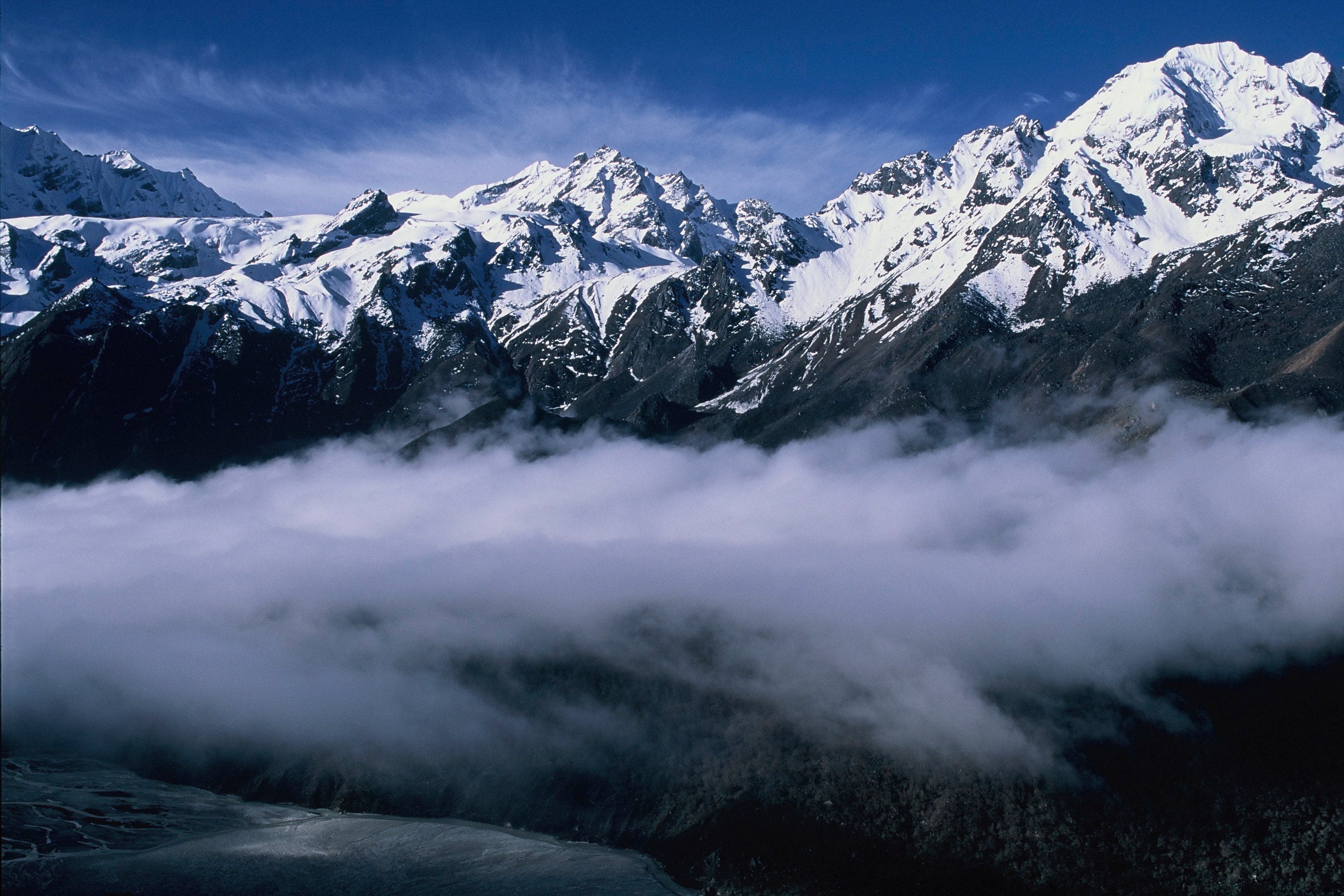 A handout photo made available by the International Centre for Integrated Mountain Development shows a mountain range in Nepal, on March 21, 2010. Photo: EPA