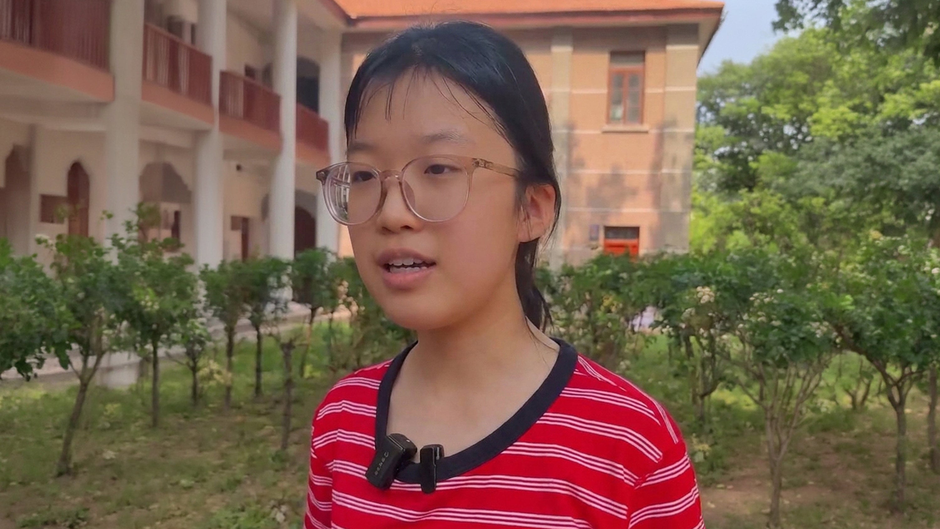 A student from central China’s Henan province has gone viral after earning admission to the elite Tsinghua University with a top gaokao score — an achievement pulled off completely without private tutoring. Photo: Douyin
