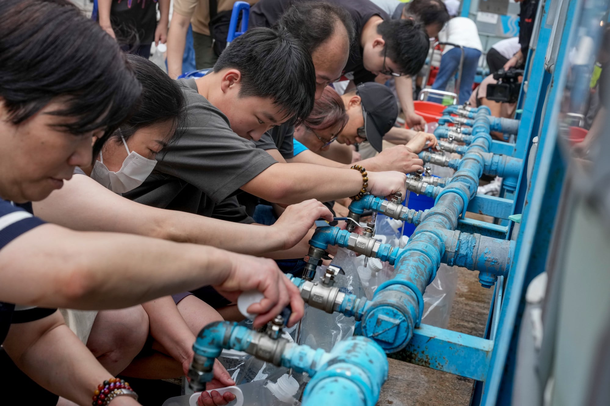 10,000 Hong Kong homes face 24-hour wait for water after pipe bursts in Shau Kei Wan | South China Morning Post