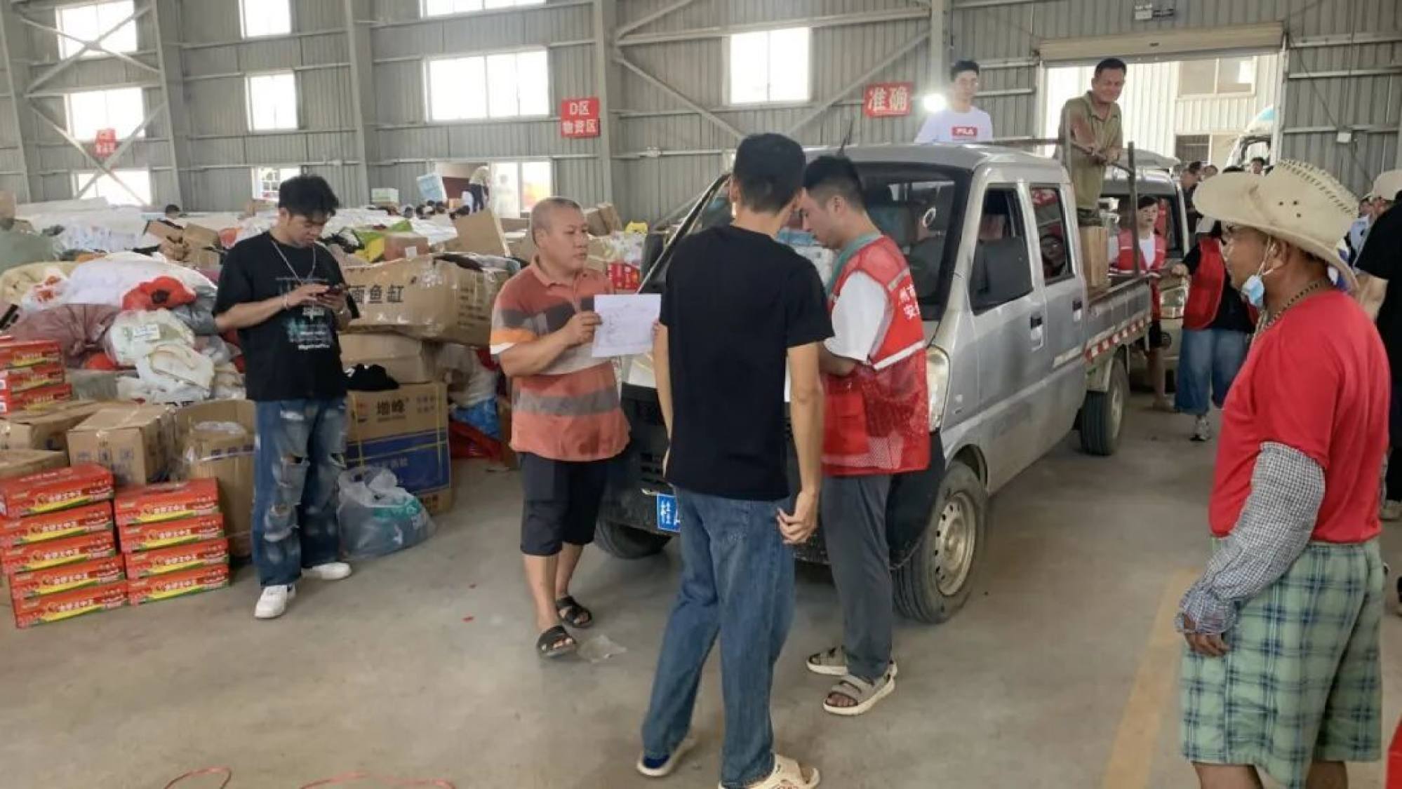 Wu stated they had no intention of playing heroes, but simply wanted to serve as a small cog in the relief efforts. Photo: gmw.cn