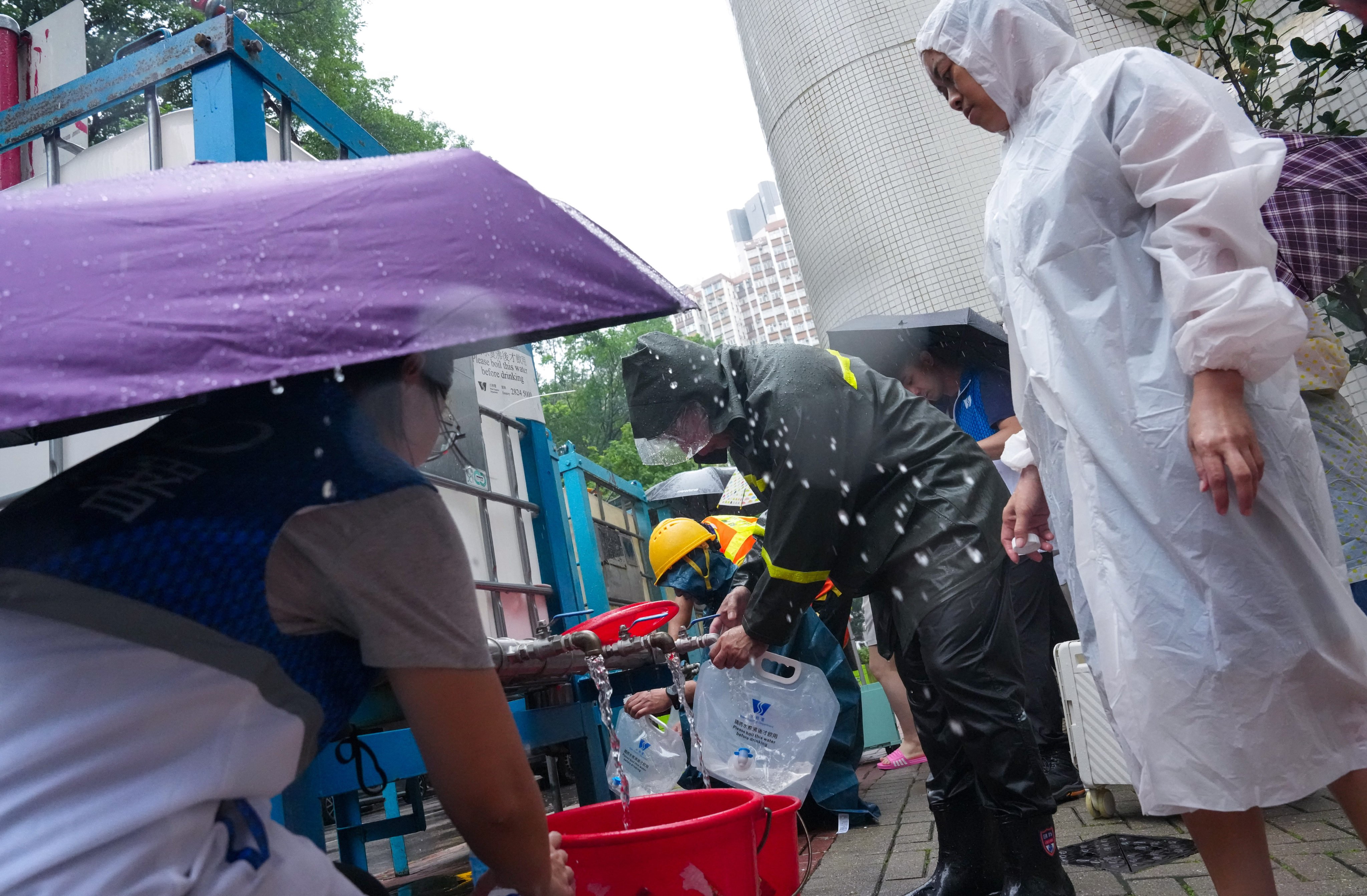 About 10,000 households in Eastern district’s Shau Kei Wan and Sai Wan Ho neighbourhoods were affected by the disruption. Photo: Jelly Tse