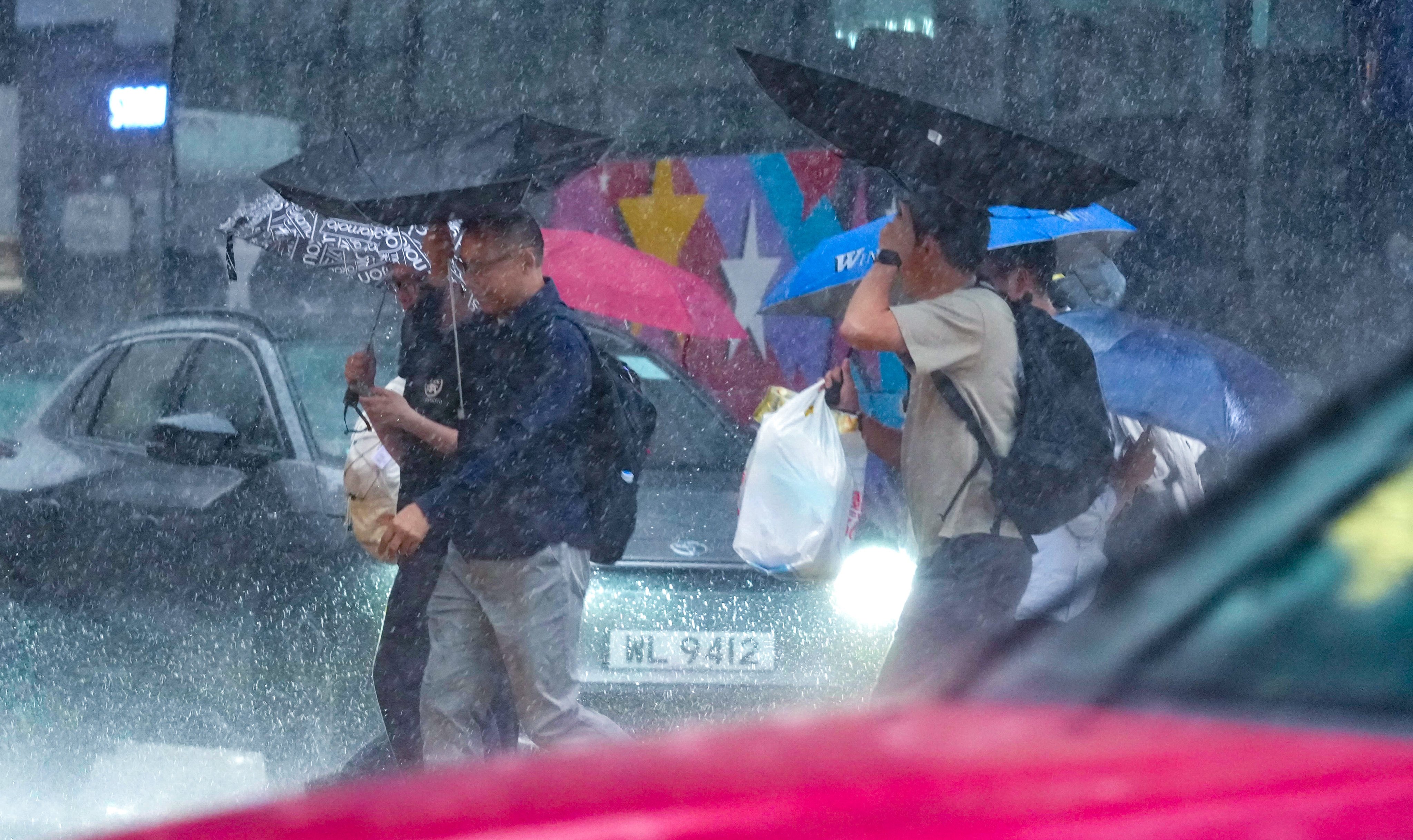 Hong Kong’s weather forecaster cancelled the amber rainstorm warning at 2.10pm. Photo: Jelly Tse