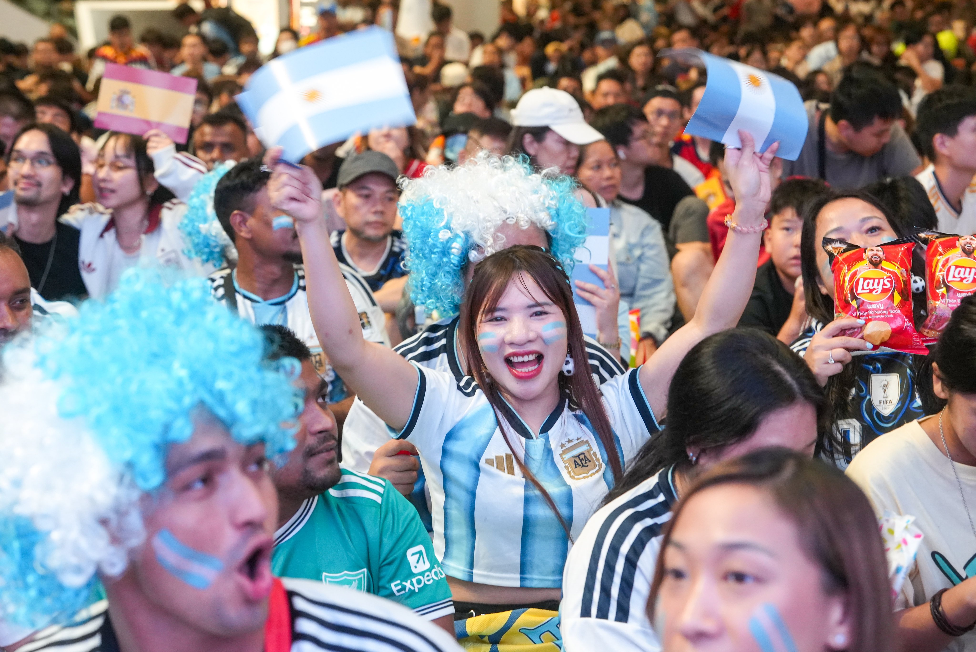 Argentinian fans in Hong Kong cheer for their team. Photo: Sun Yeung