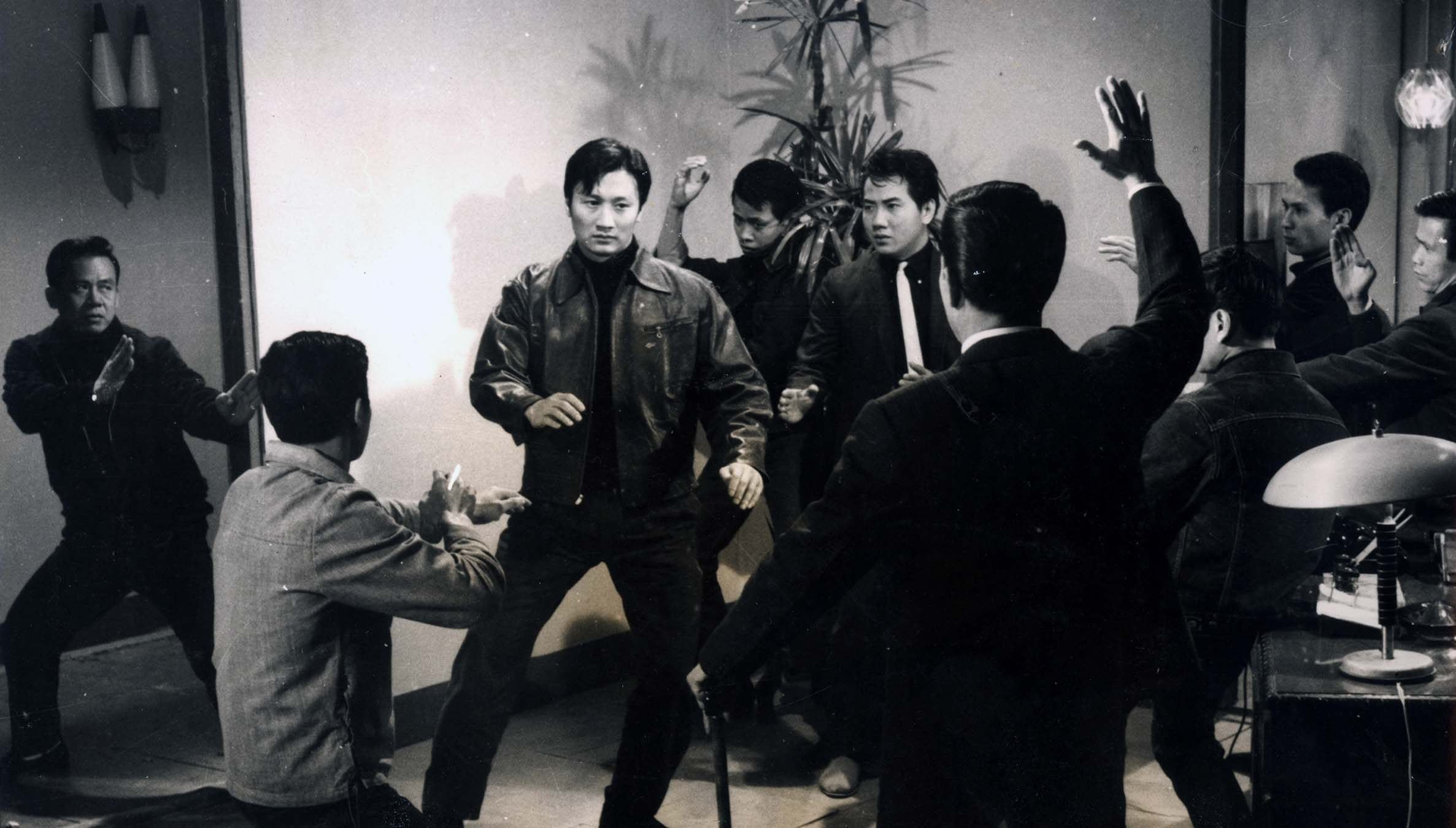 Tse (centre) in a still from 1967 film The Story of a Discharged Prisoner. Photo: San Aau (Xinyi) Movie-Making Company