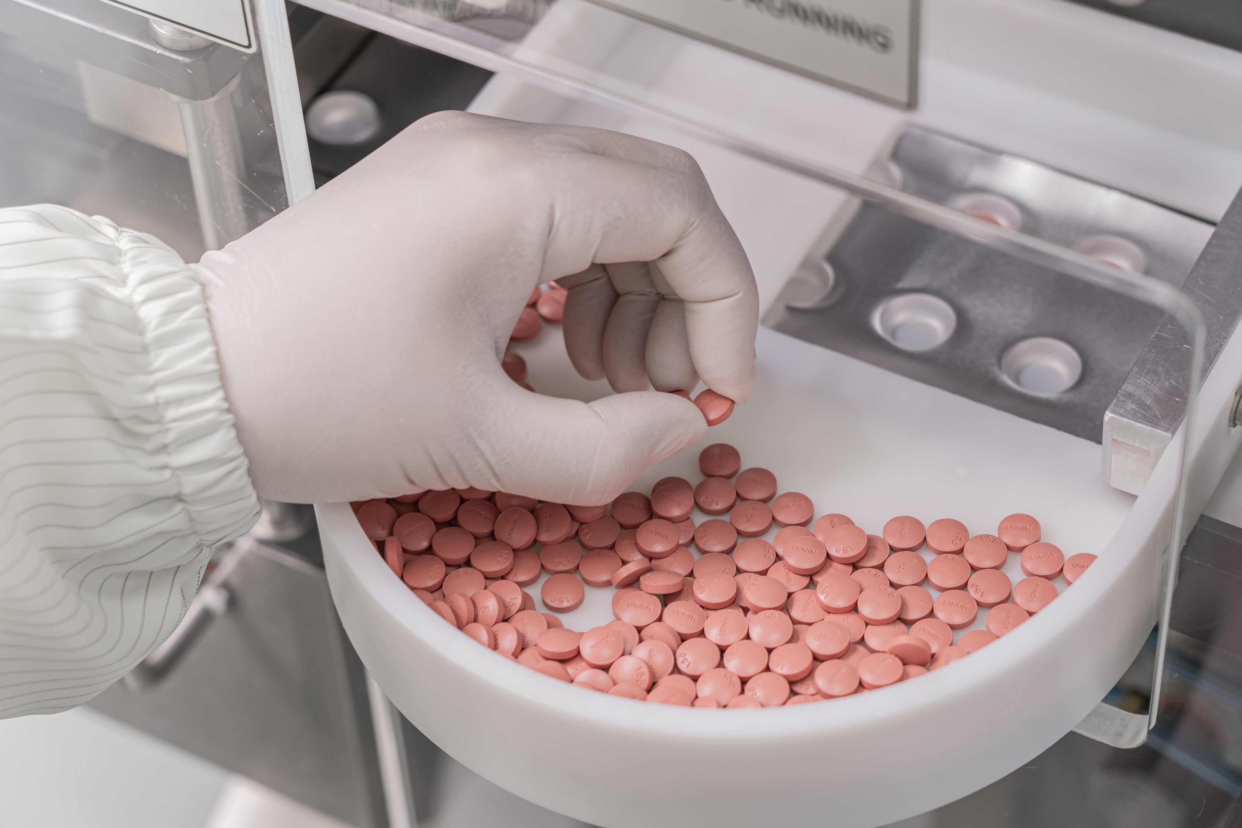 China is pushing to accelerate novel drug reviews. Photo: Shutterstock