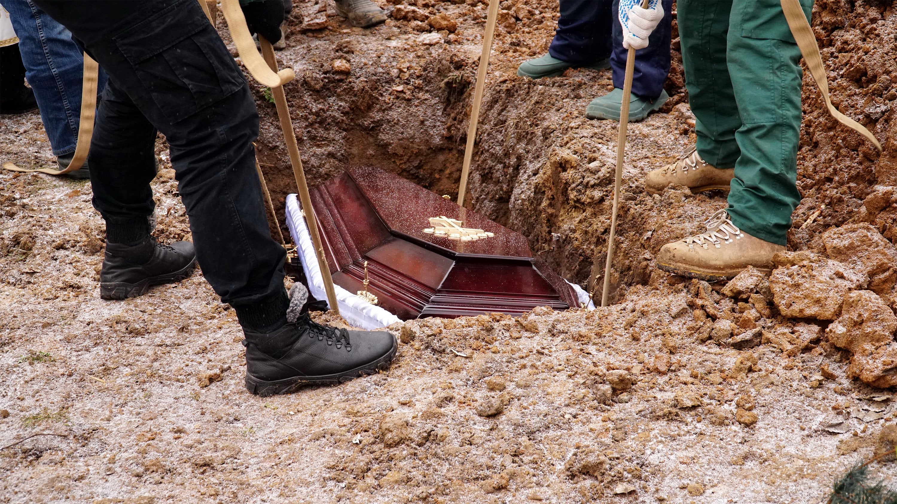 A drink-driving suspect in China staged his own death by orchestrating a funeral, enabling him to escape to another city. Photo: Shutterstock