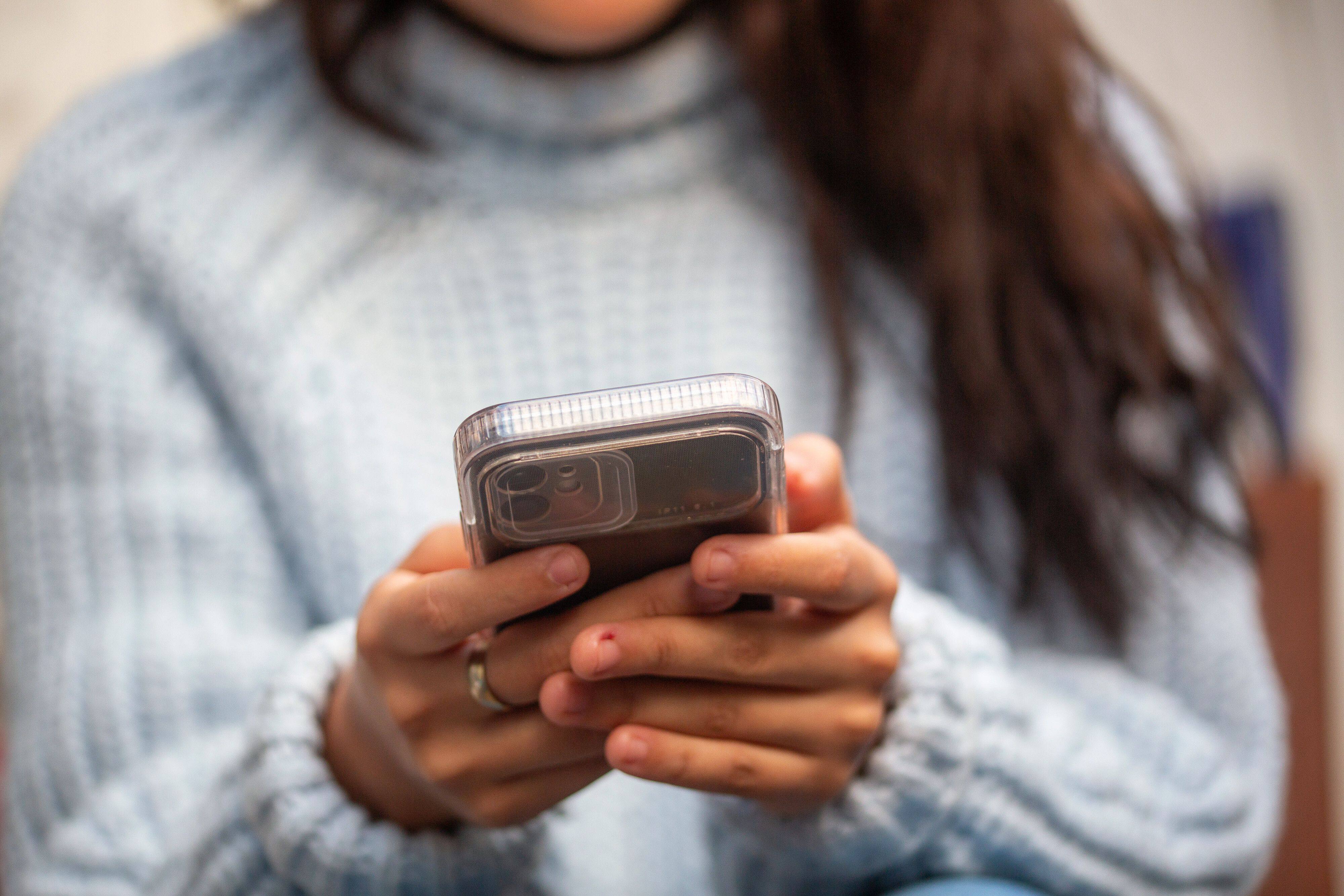 The core mechanism of infinite scrolling is similar to slot machines, one expert says, and teens are often hit hardest because the “brake system” in their brains is still maturing. Photo: Fernando Gutierrez-Juarez/dpa