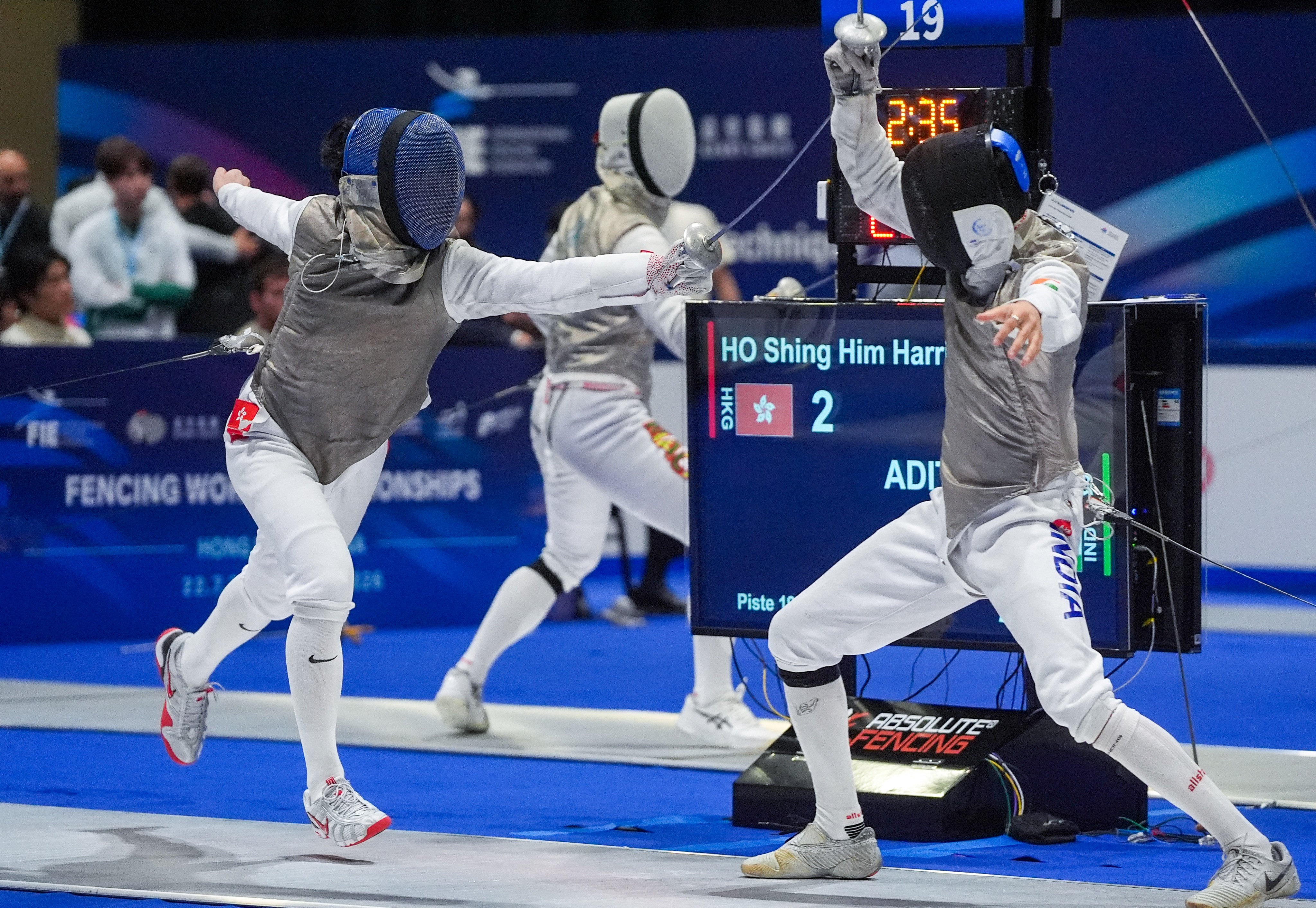 Harris Ho (left) swept through the qualifiers 6-0 at the Fencing World Championships in Hong Kong. Photo: Elson Li