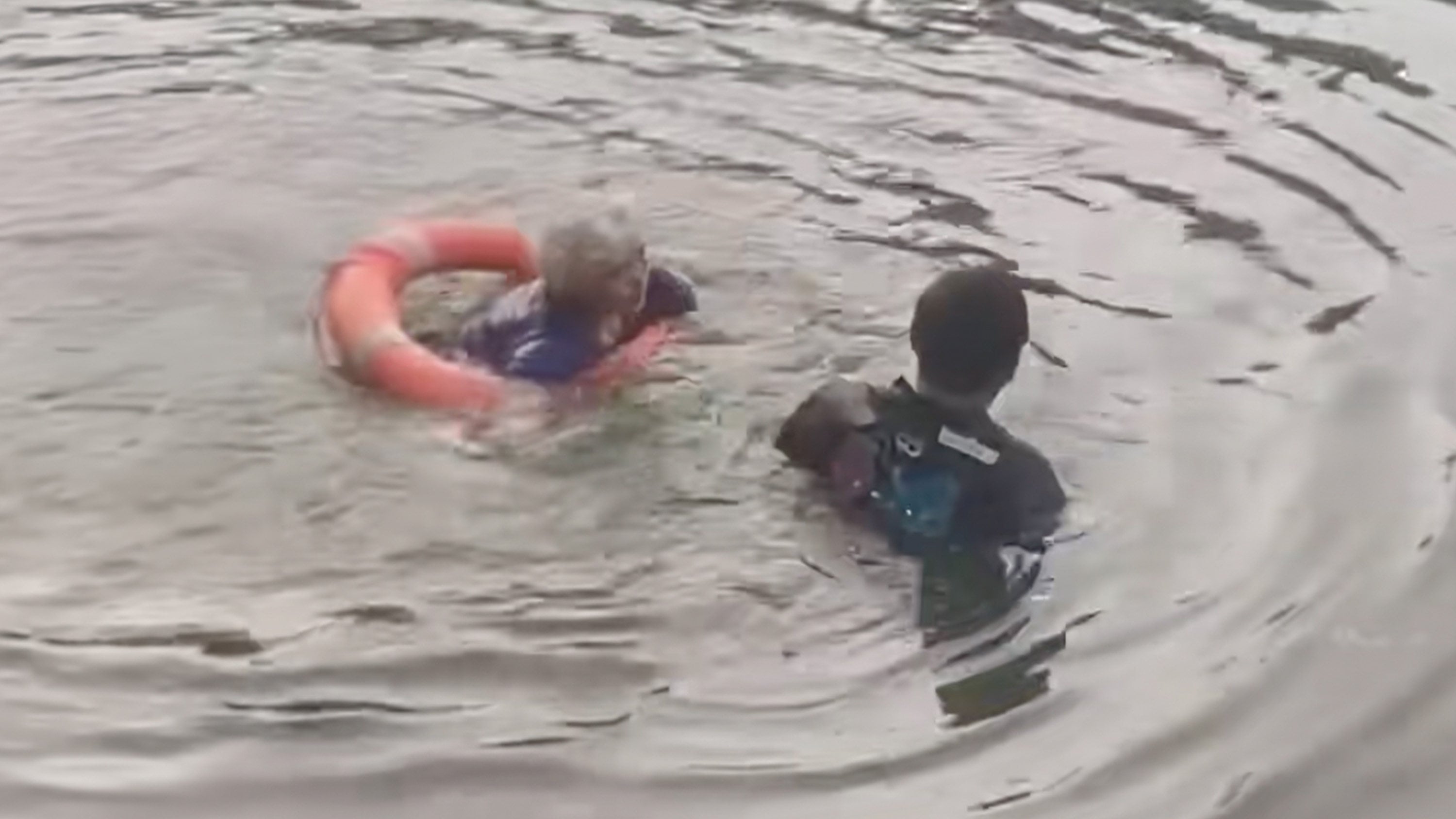 A 71-year-old grandmother in Anhui, eastern China, is earning widespread praise after jumping into a river to rescue a drowning man. Photo: Douyin