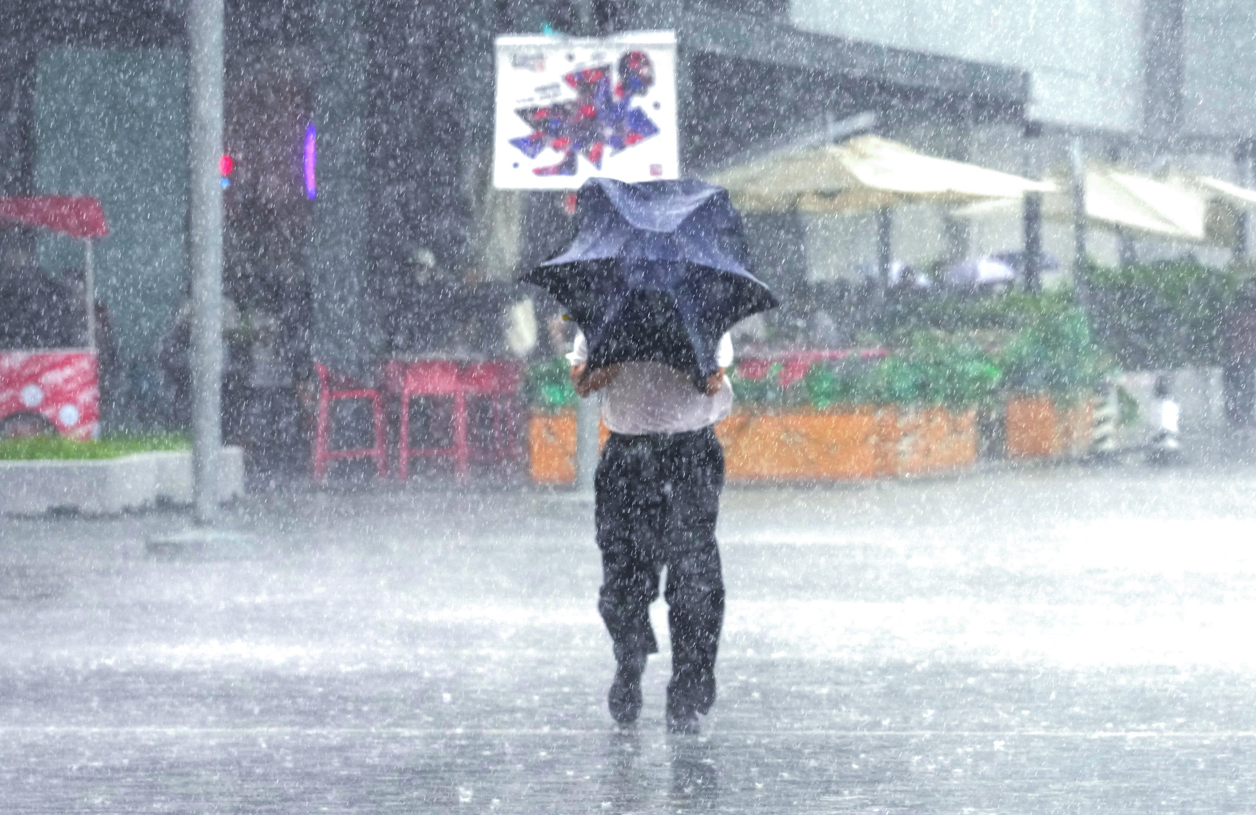 The projected landfall location is less than 400km east of Hong Kong. Photo: Jelly Tse