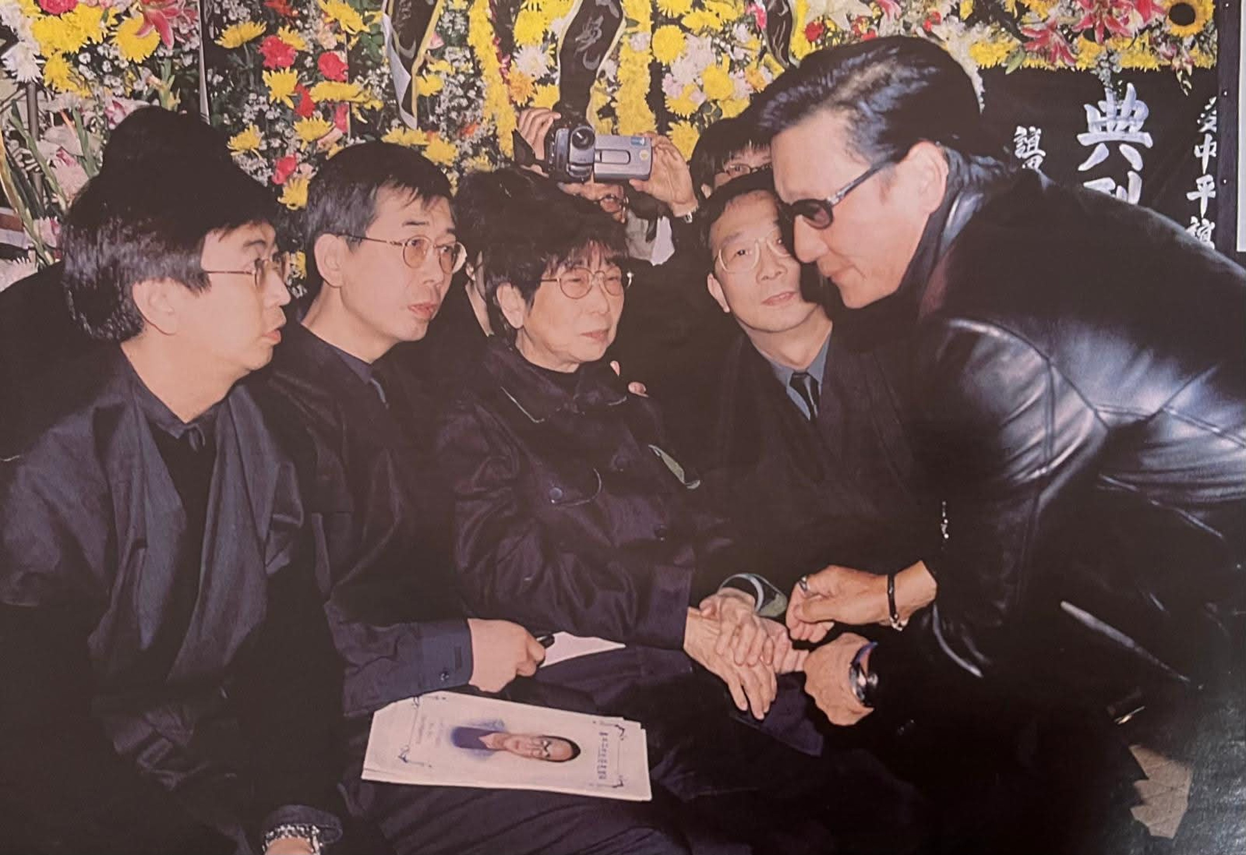Social media user “Maykeung46” recalled last seeing Patrick Tse (right) at her father’s funeral. Photo: Threads@maykeung46
