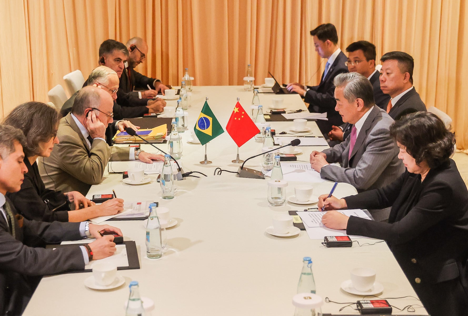 Brazilian Foreign Minister Mauro Vieira (centre, left) and Chinese Foreign Minister Wang Yi (centre, right)  meet on the sidelines of the Asean foreign ministers' meeting in Manila, the Philippines, on Thursday. Photo: Xinhua