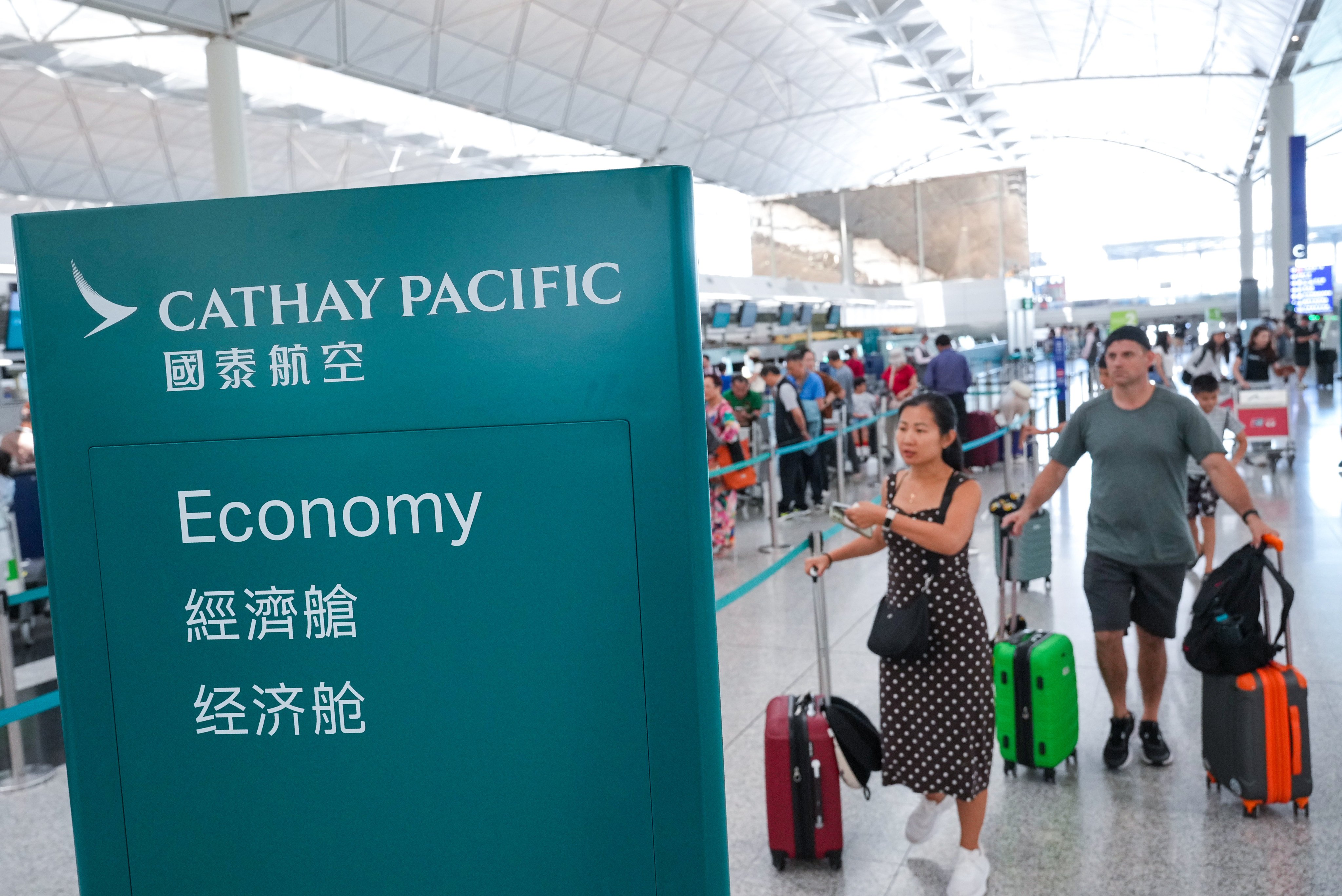 Cathay says surcharges on routes between Hong Kong and mainland China will increase by 20 per cent. Photo: May Tse
