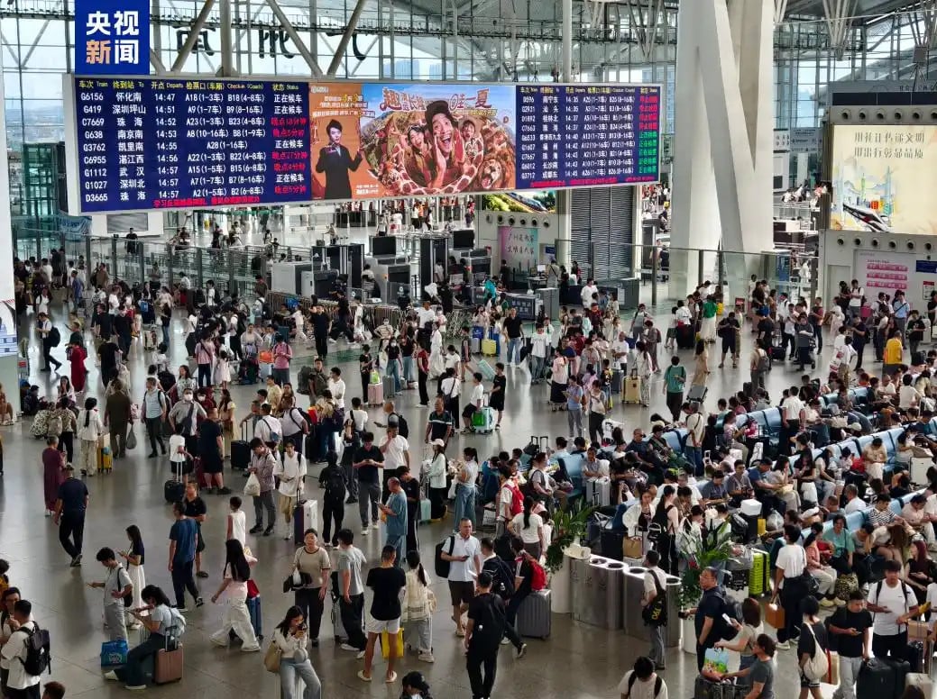 Rail operators have started cancelling services in Guangdong. Photo: CCTV