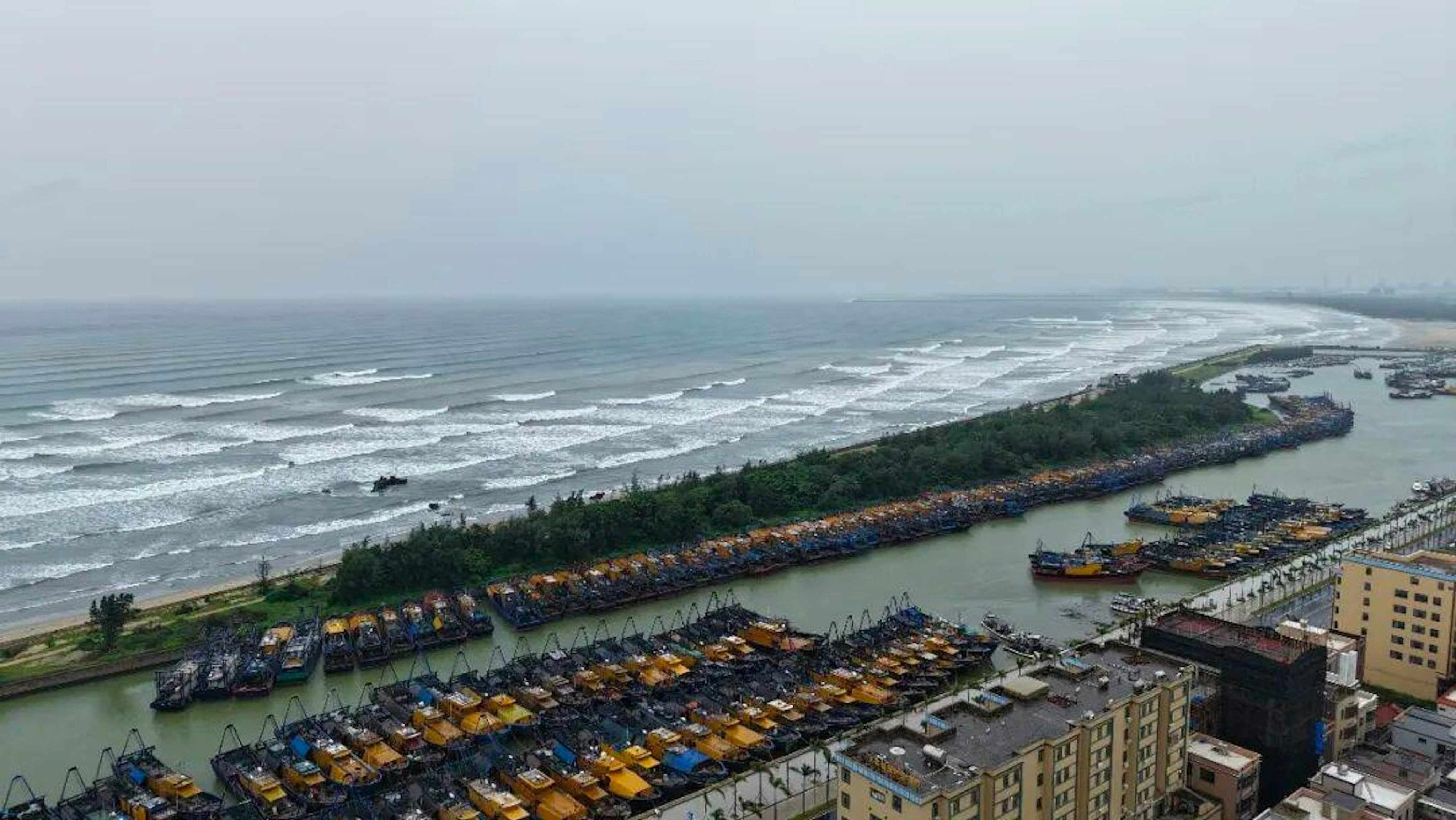 Fishing boats take shelter in Huila, Guangdong.  Photo: CCTV