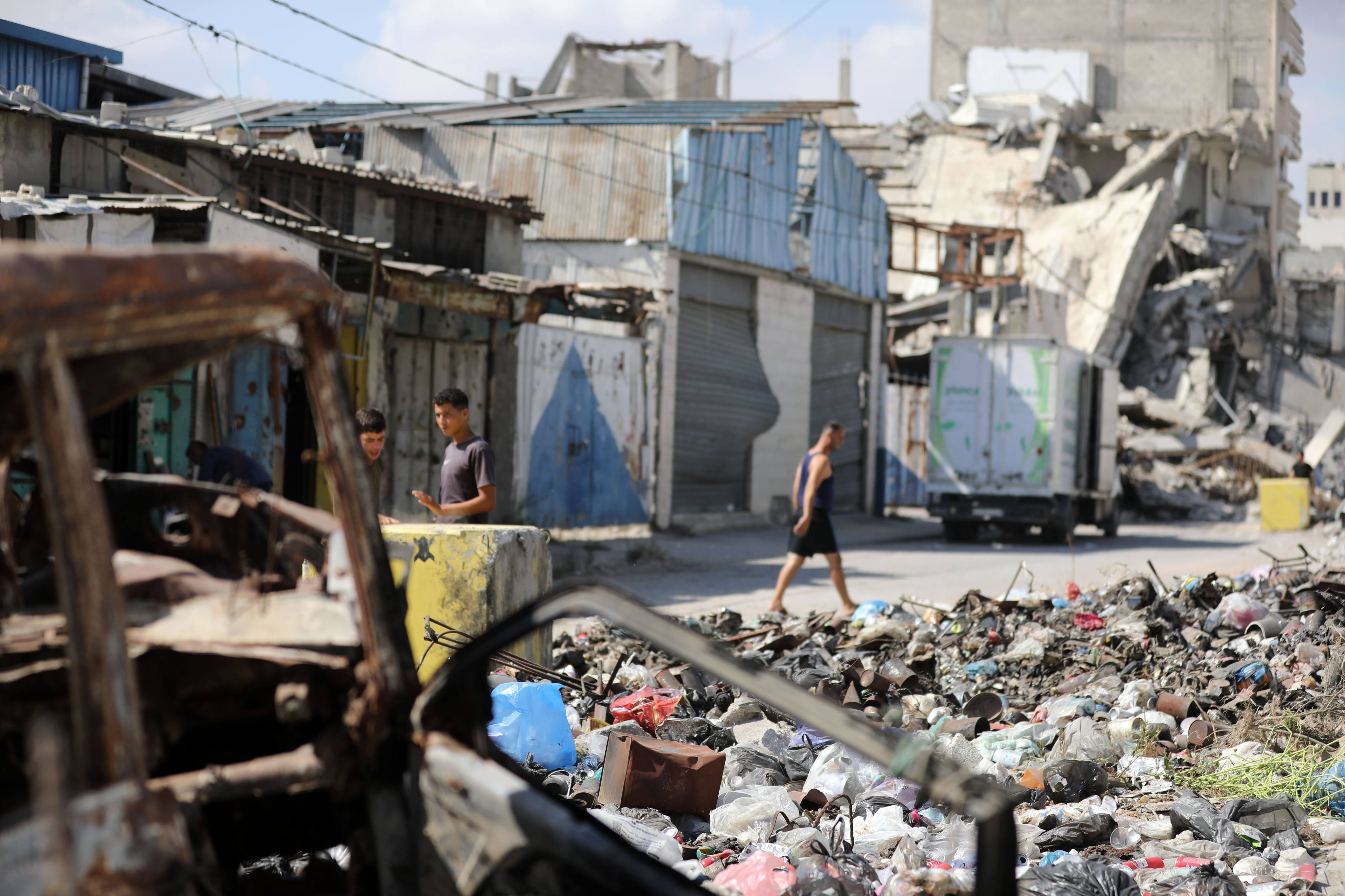Yellow concrete blocks are placed in the Shujaiya neighbourhood, following an Israeli ground incursion on Monday. Photo: Bilal Osama/APA Images via ZUMA Press Wire/dpa