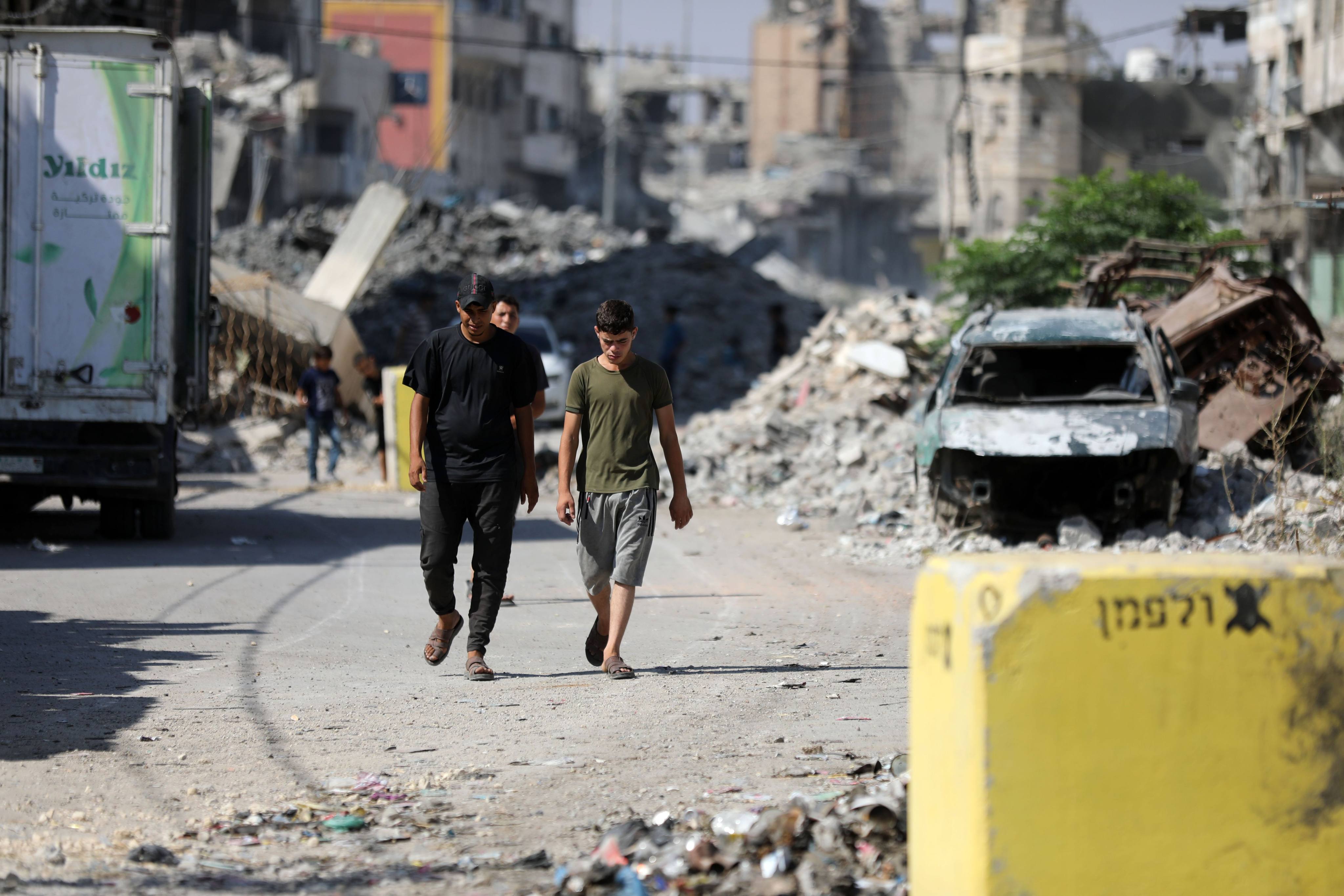 Yellow concrete blocks are placed in the Shujaiya neighbourhood, following an Israeli ground incursion on Monday. Photo: Bilal Osama/APA Images via ZUMA Press Wire/dpa