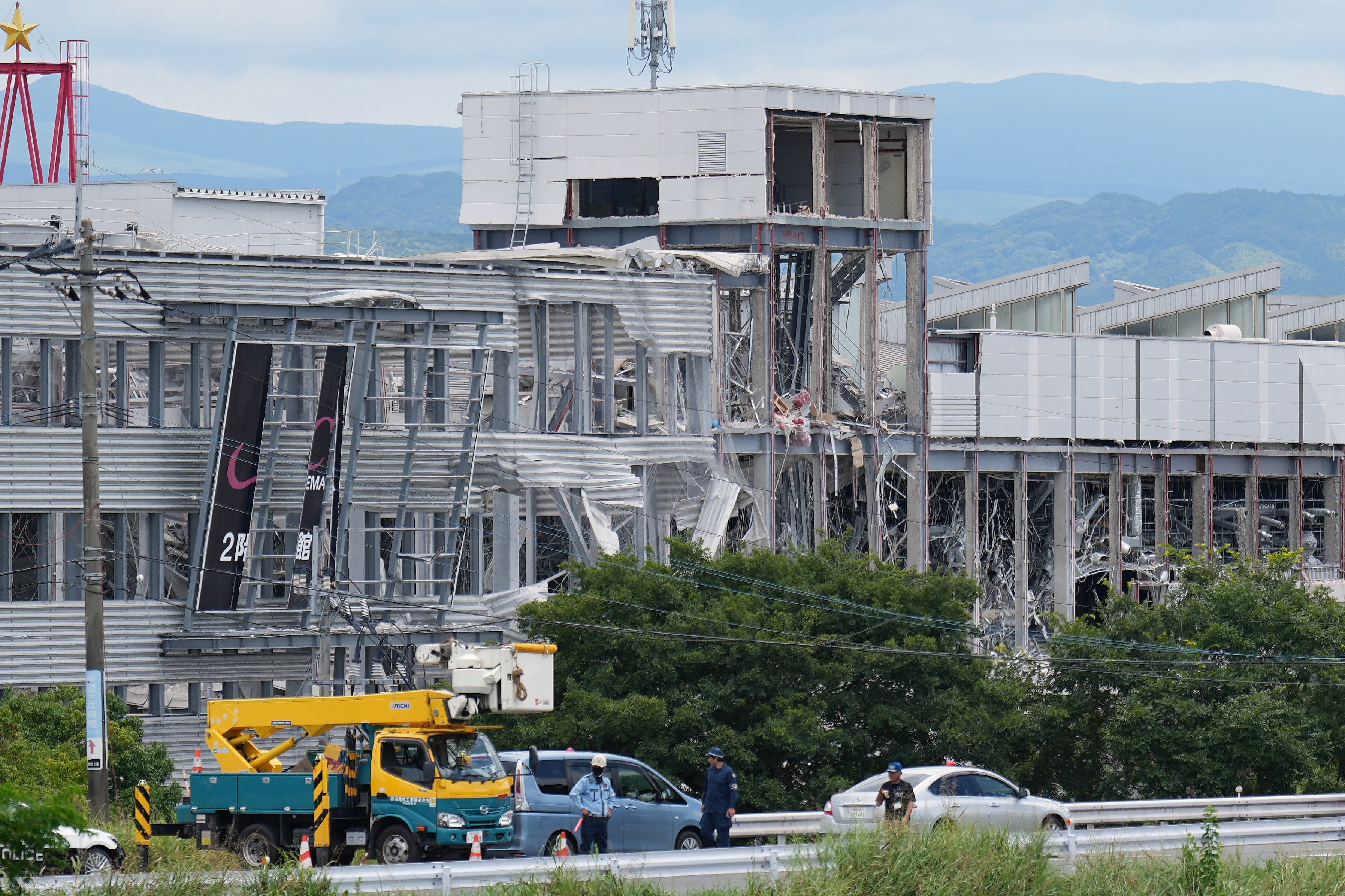 Japan quake death toll rises to 13 after newly reopened Aeon Mall collapses  in Kumamoto | South China Morning Post