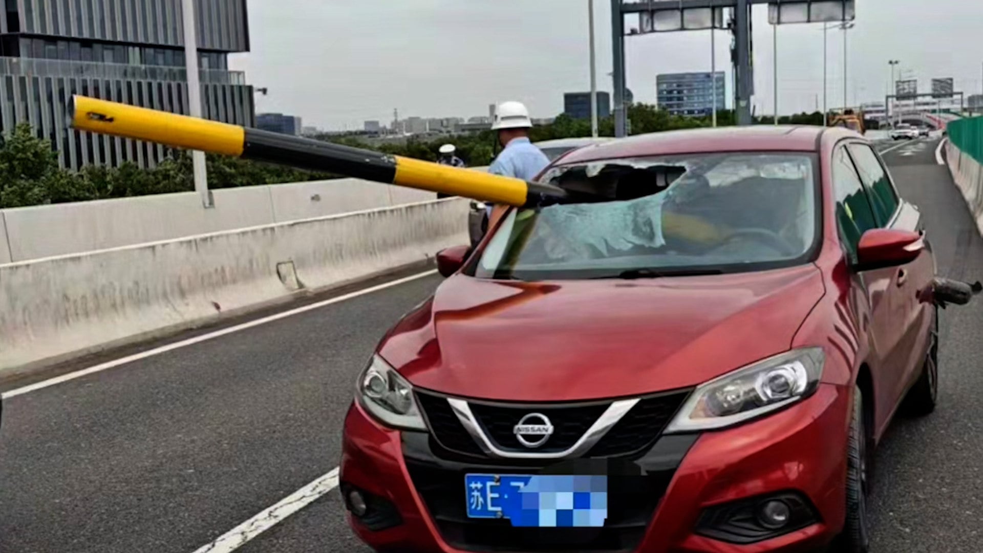 Metal bar pierces car during China highway accident