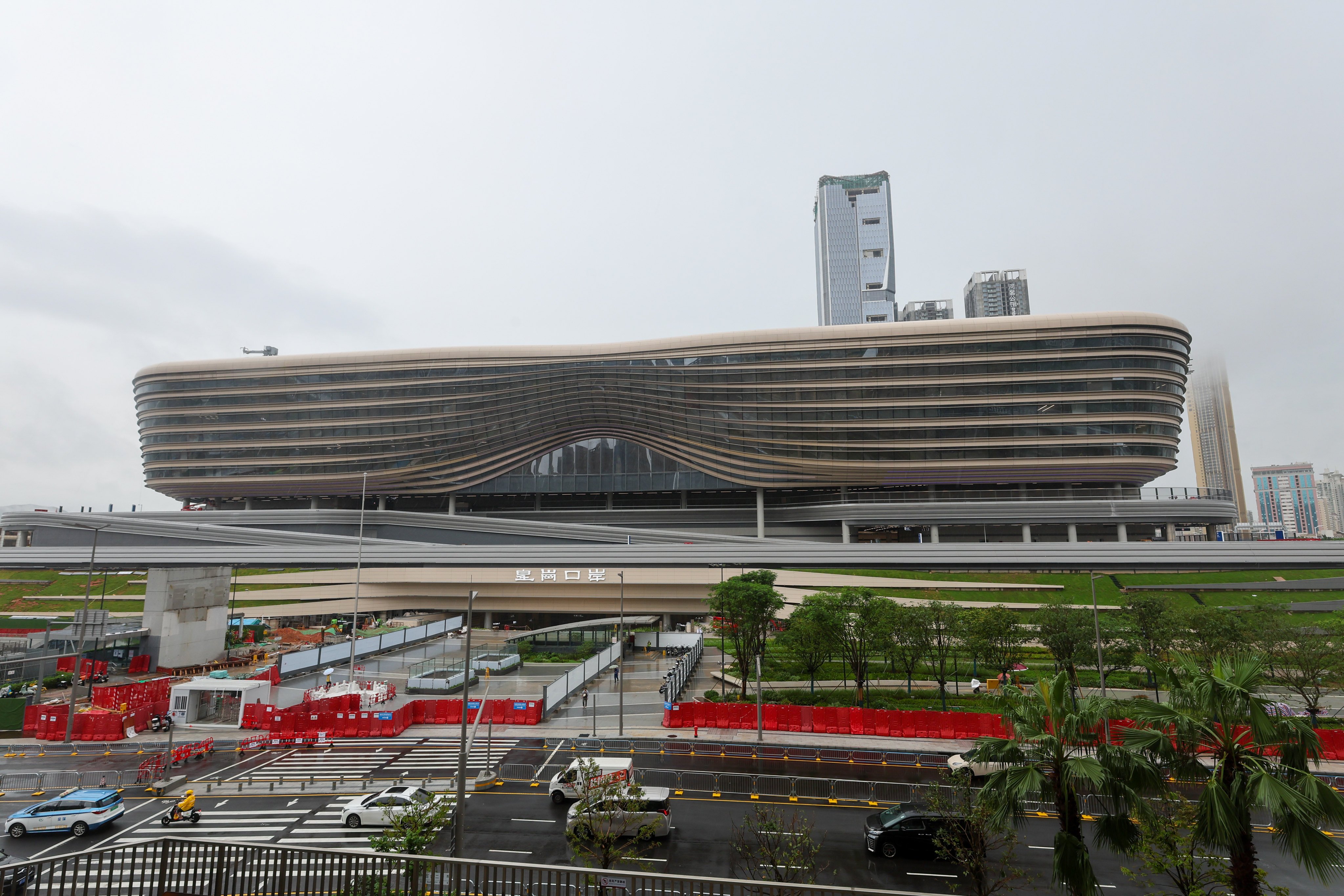 The joint inspection building at the new Huanggang Port. Photo: Edmond So