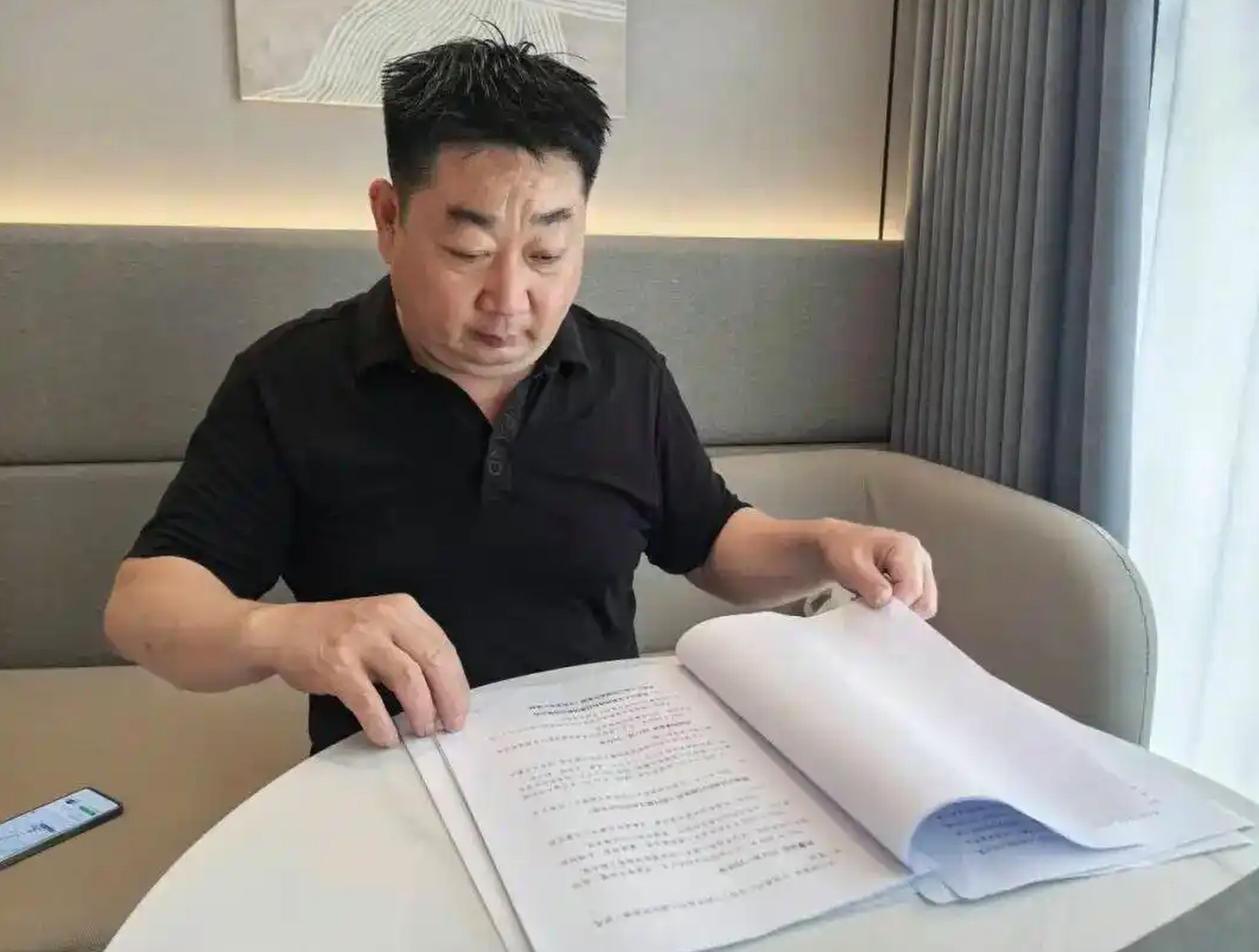 A father in central China has taken legal action against four domestic gaming companies after his 18-year-old son, struggling with gaming addiction, swallowed 18 fever pills in a single incident. Photo: Baidu