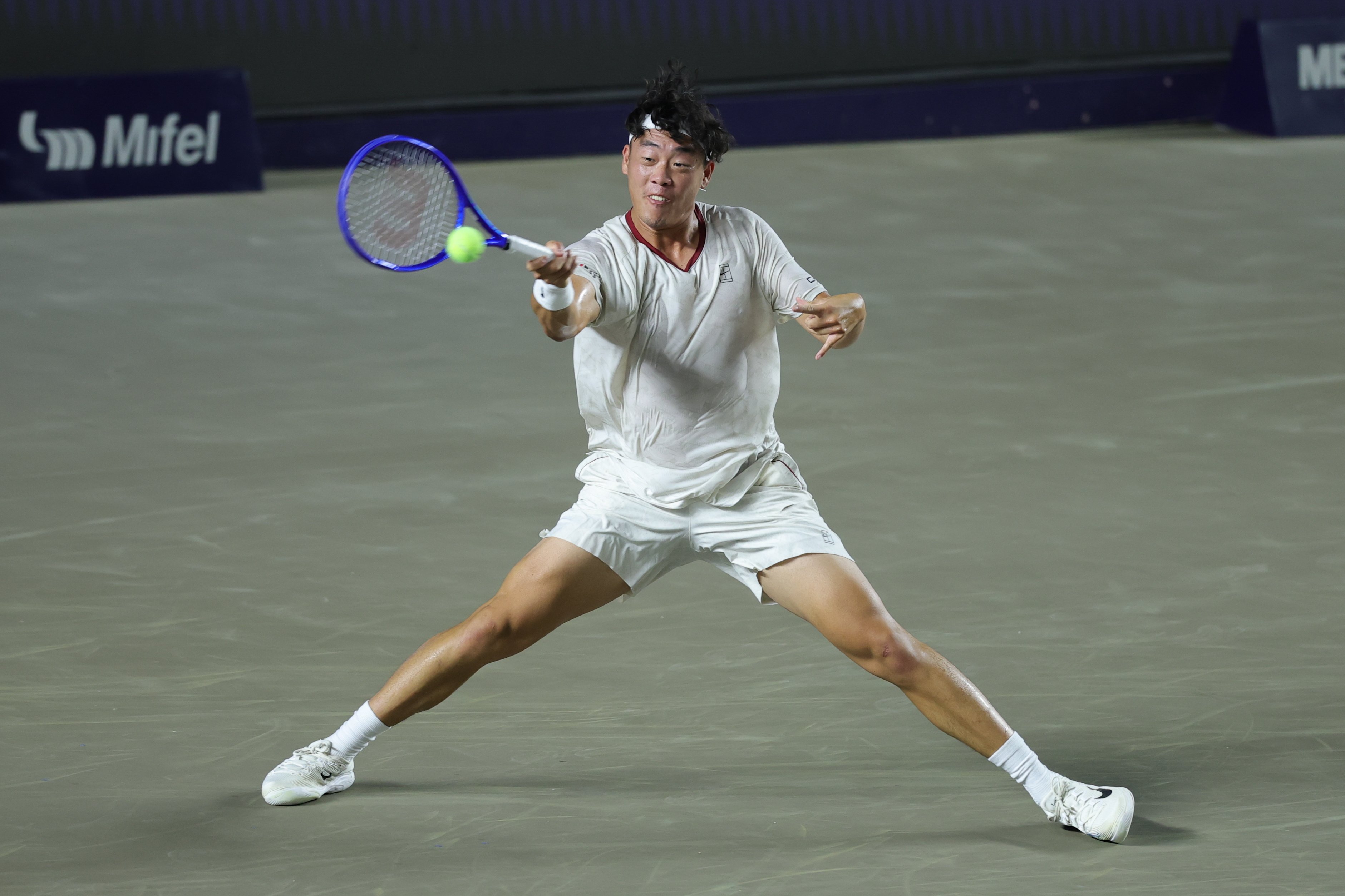 Coleman Wong went down in straights sets to Arthur Gea of France at the Mifel Open on Friday. Photo: EPA
