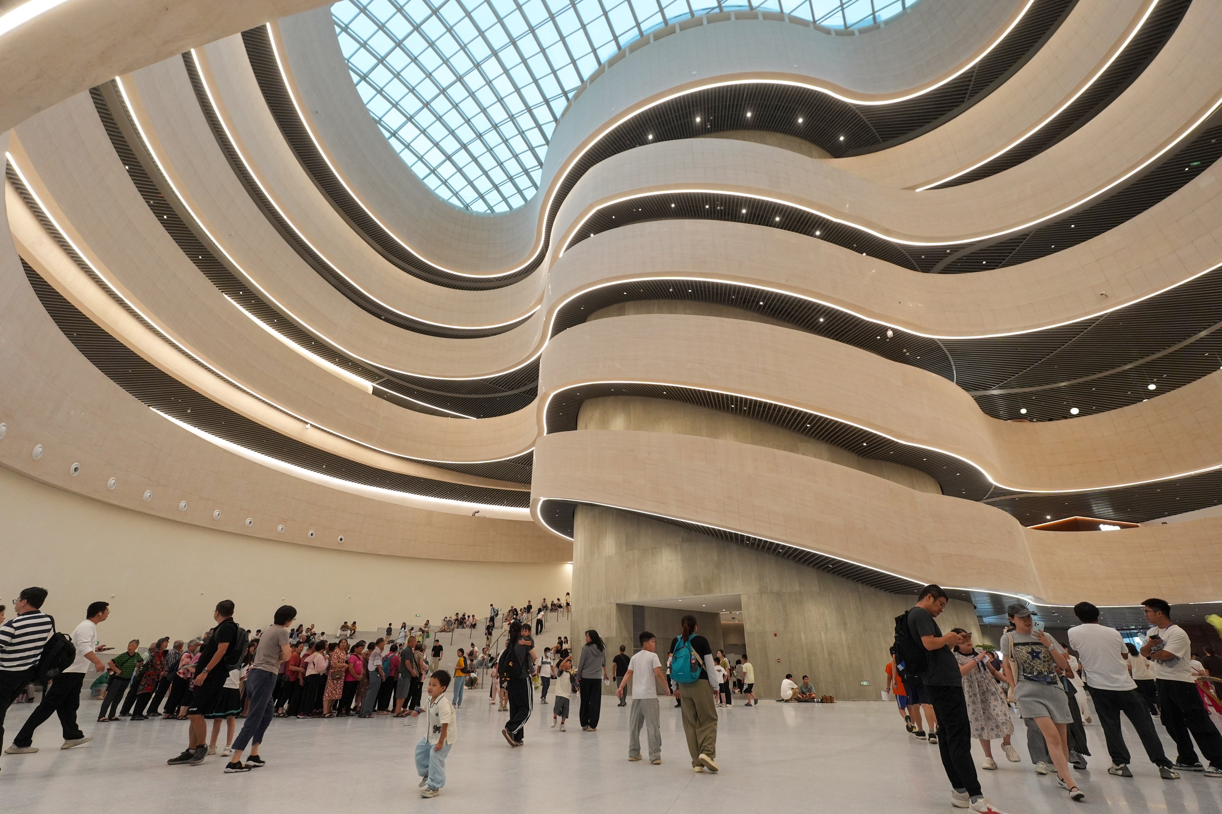 The Shenzhen Natural History Museum boasts 35,200 square metres of exhibition space. Photo:  Elson Li