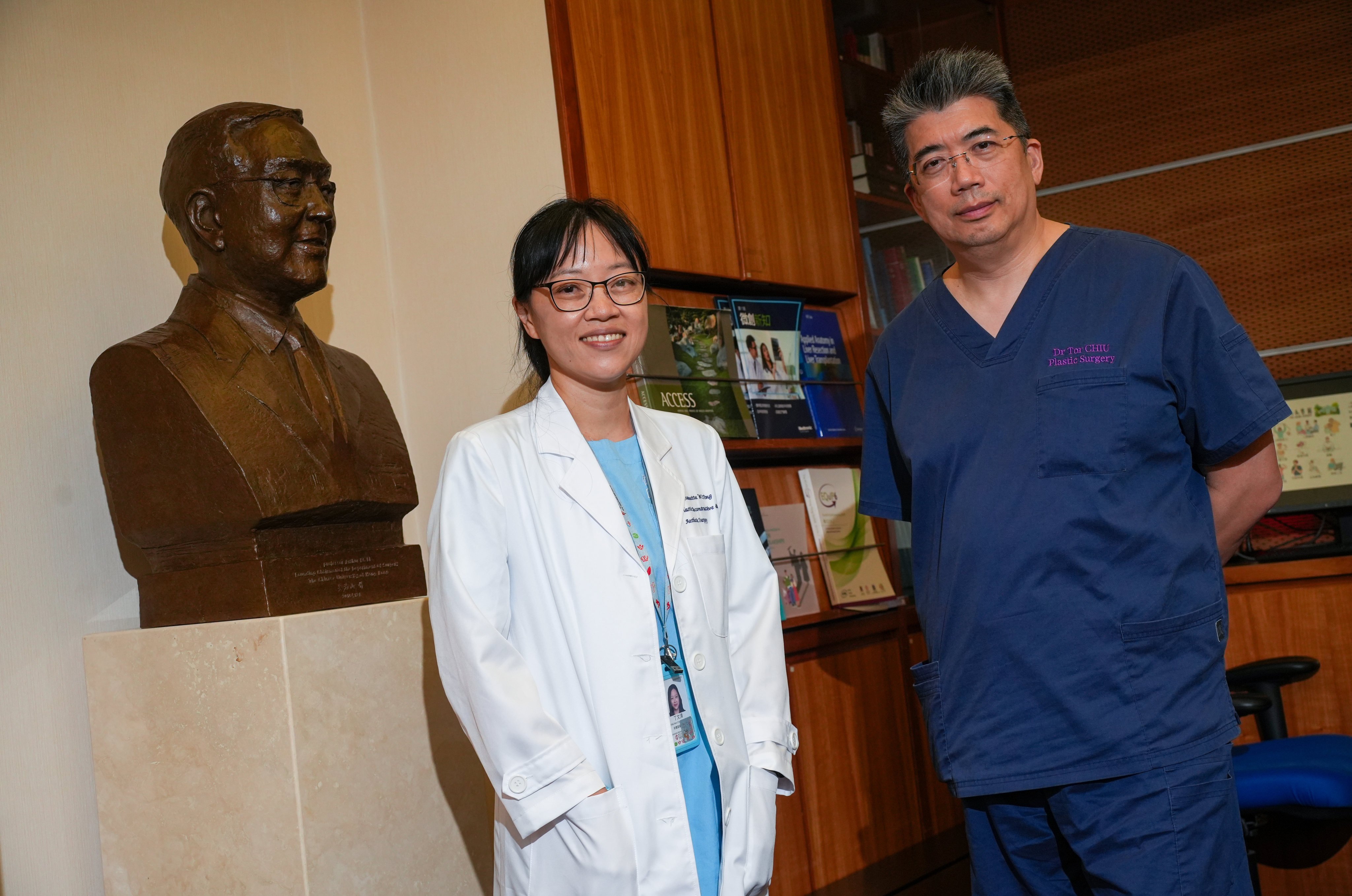 Professors Tor Chiu (right) and Ting Wen-ching are seeking patients for the medical trial. Photo: Sun Yeung