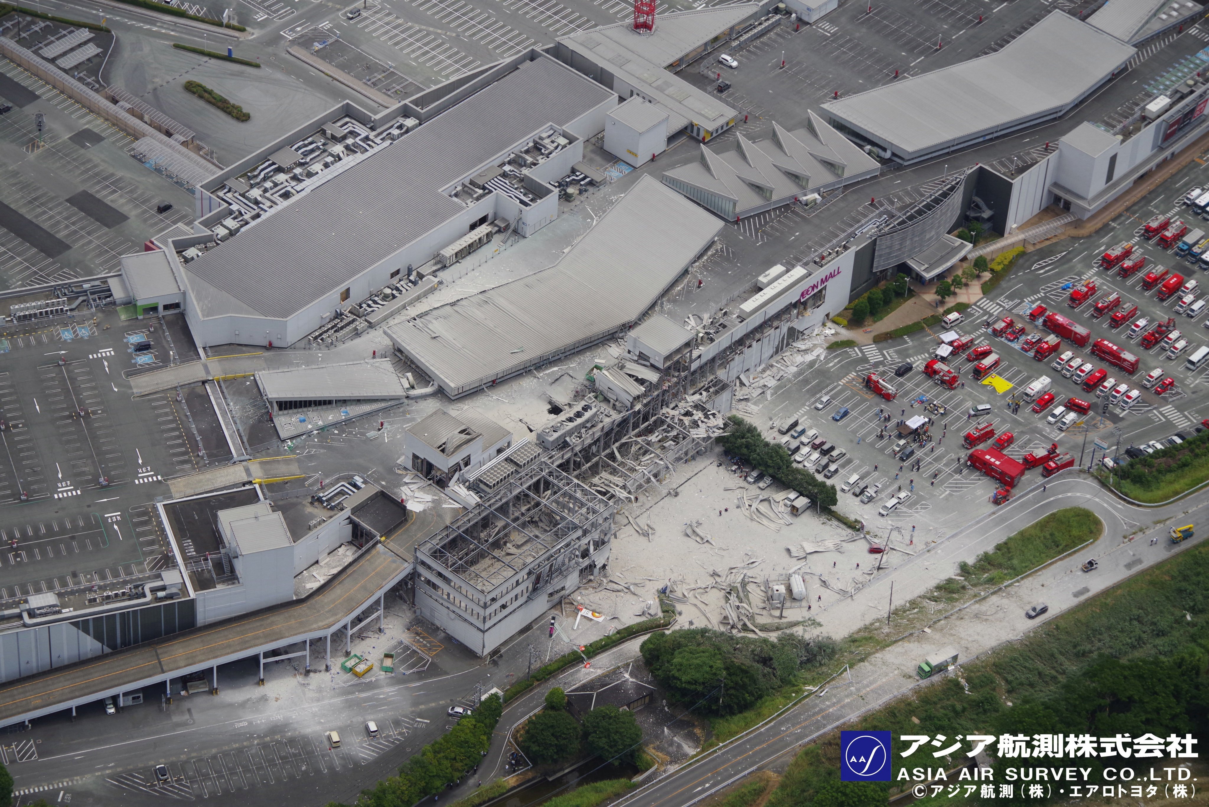 An aerial view shows the destruction at Aeon Mall Kumamoto on Thursday. Photo: Asia Air Survey & Aero Toyota/Reuters