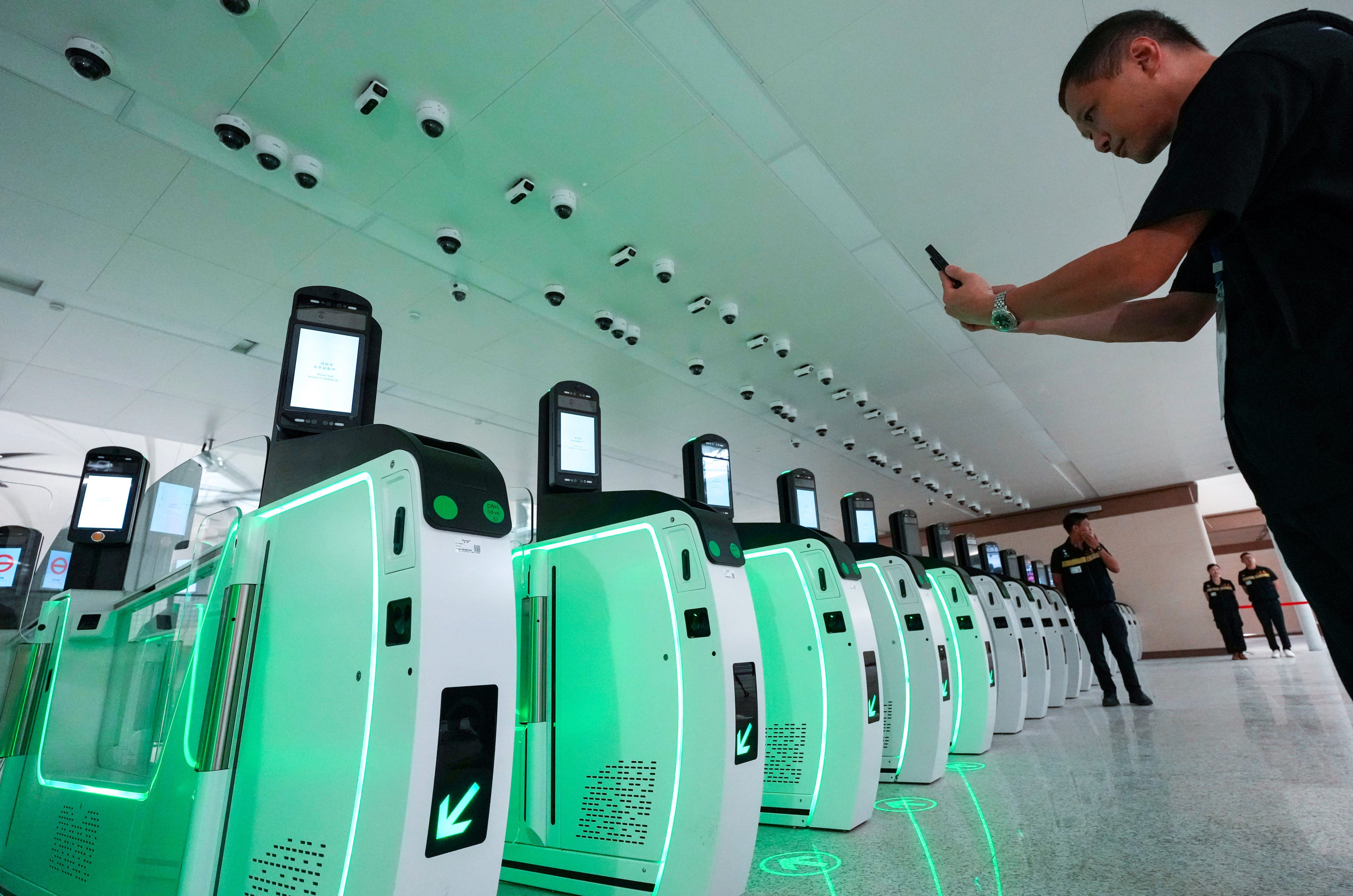 To streamline customs clearance, the Huanggang port will offer 134 e-channels and 68 manned counters. Photo: Karma Lo