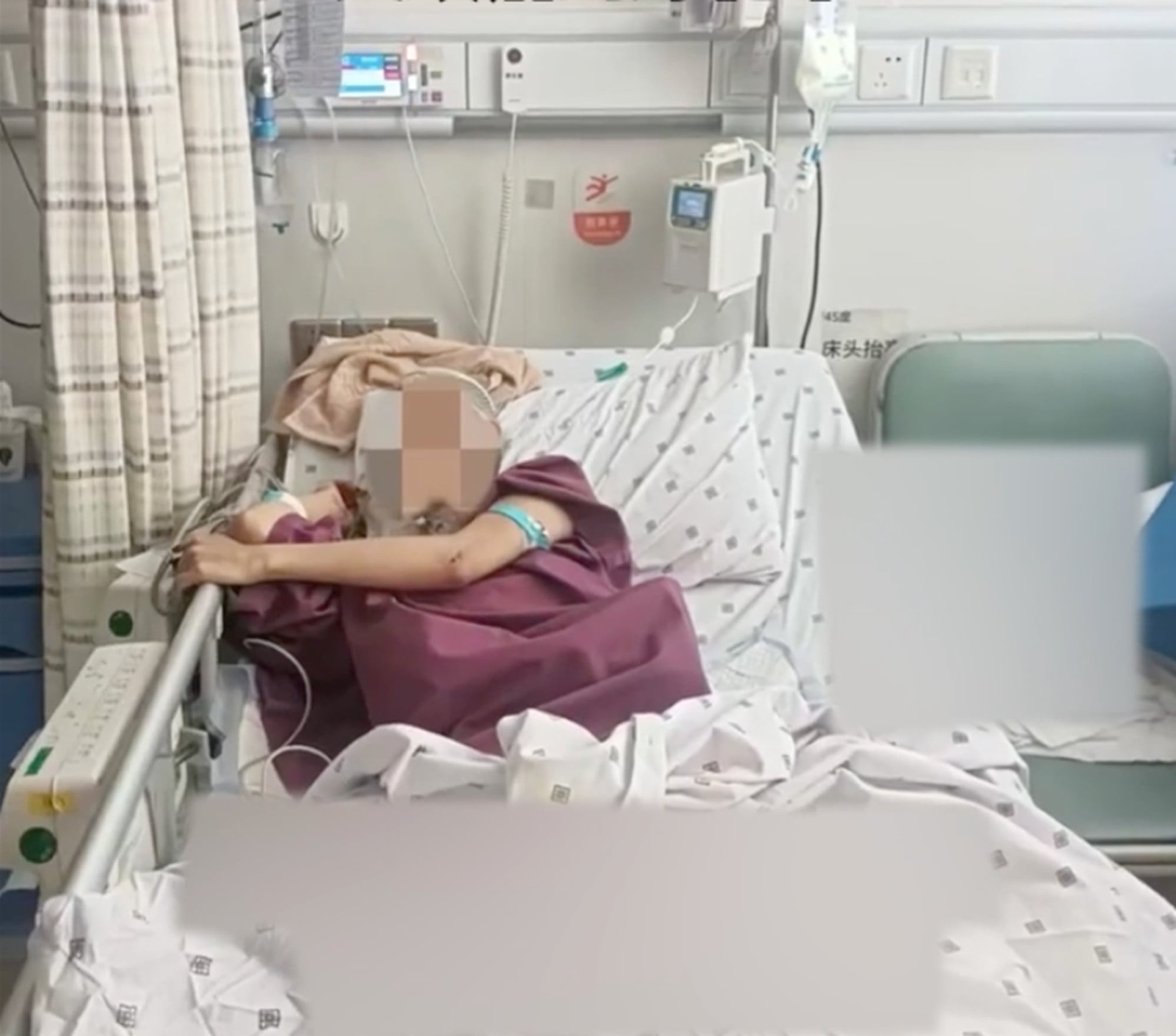Doctors have identified multiple serious injuries in Xiaoyi, including trauma to her head, lungs, liver, and spleen, along with fractures in her pelvis, pubis, and both legs. Photo: The Paper Doctors have identified multiple serious injuries in Xiaoyi, including trauma to her head, lungs, liver, and spleen, along with fractures in her pelvis, pubis, and both legs. Photo: The Paper