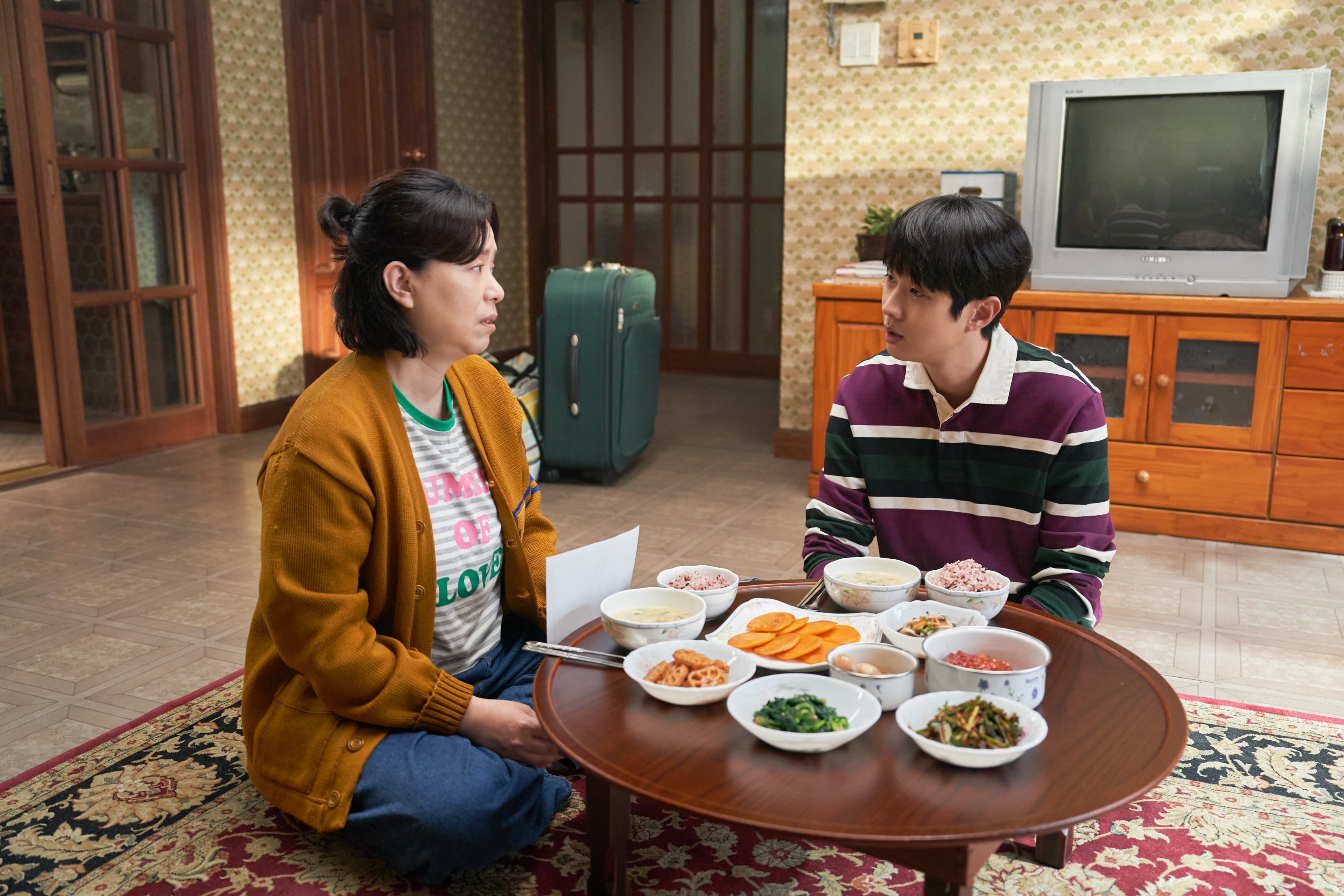 Jang Hye-jin (left) and Choi Woo-sik in a still from Number One.