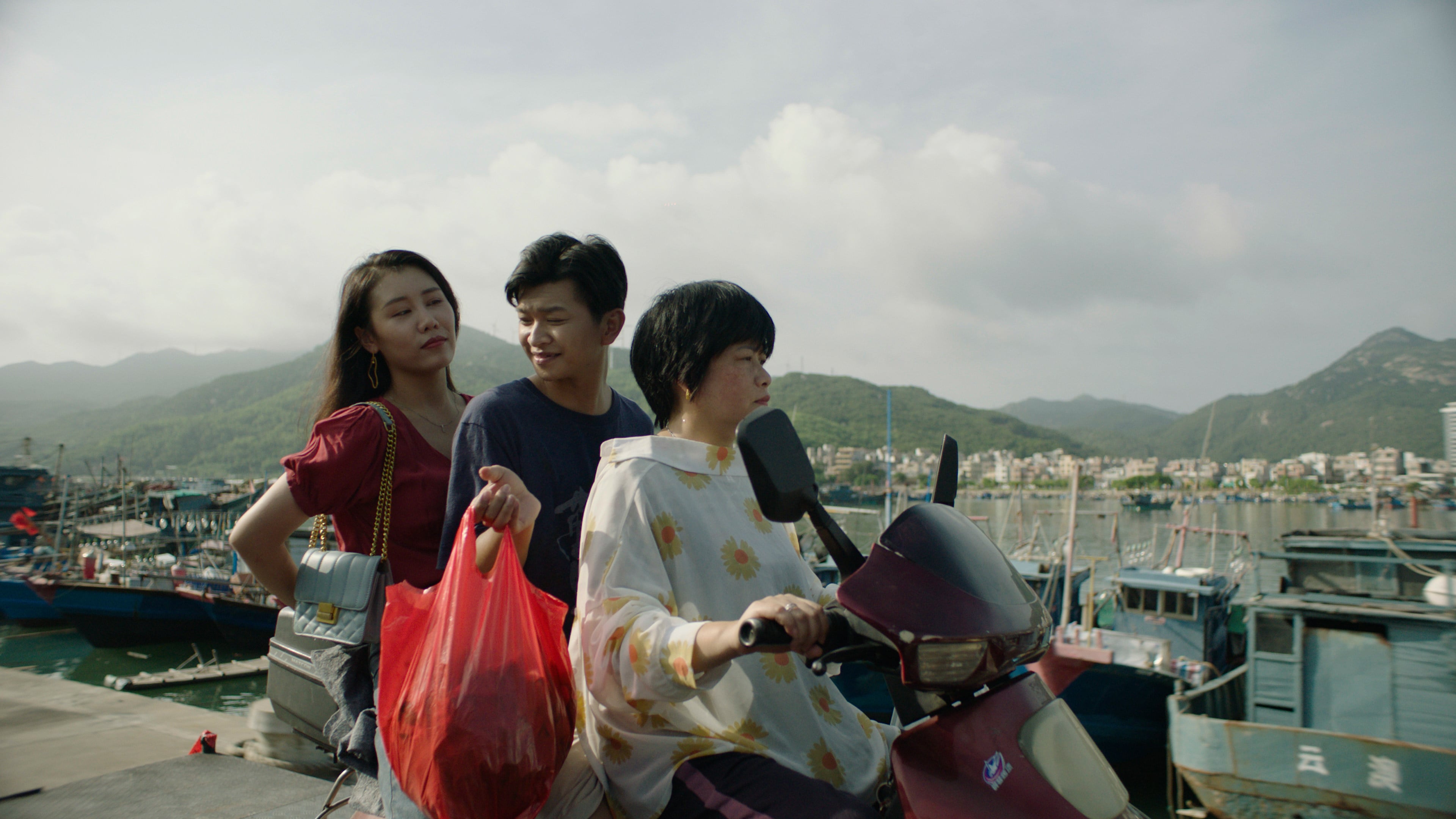 (From left) Lu Shan, Zheng Runqi and Zhong Shaoxian in a still from Back to Love.