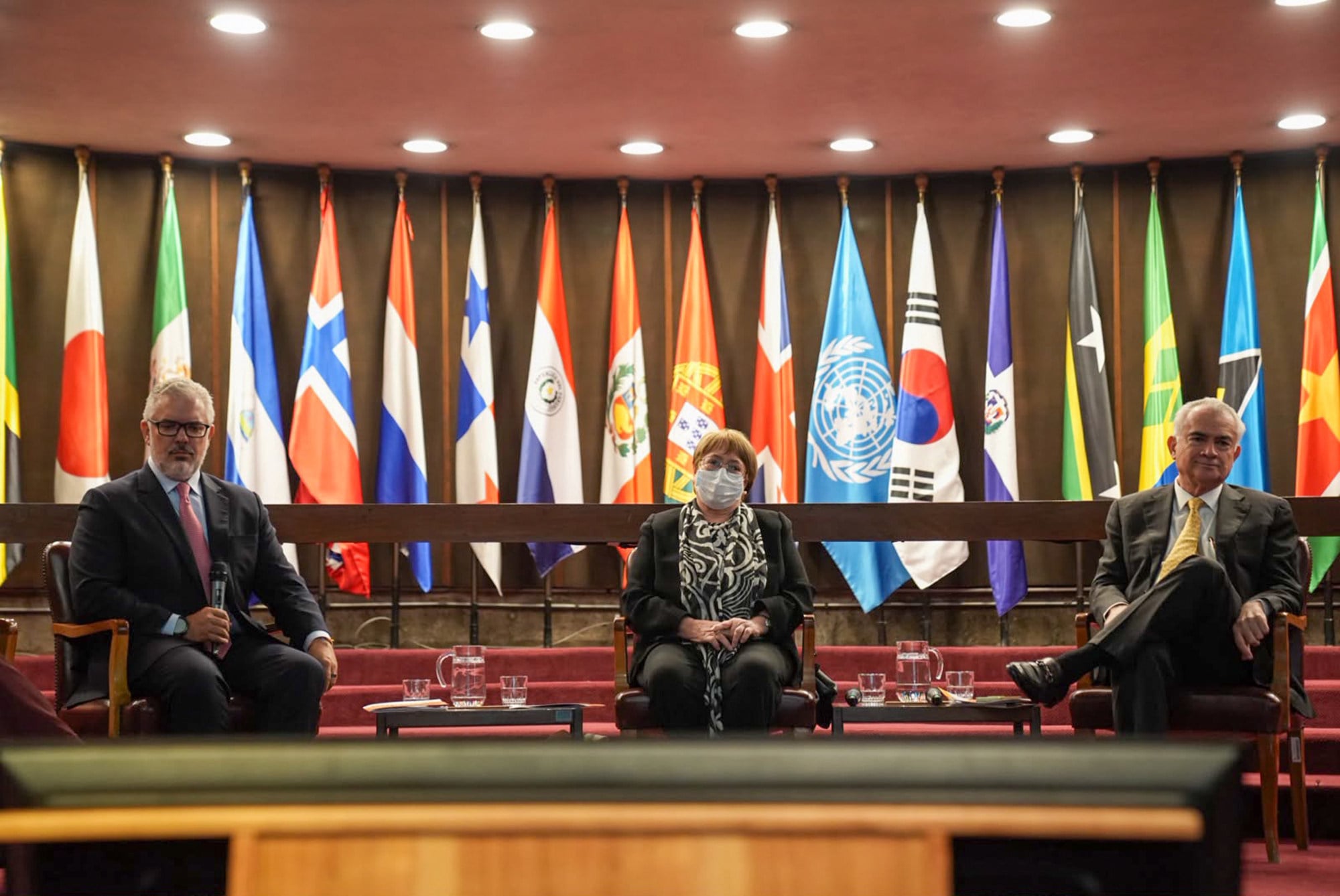 From left, former Colombian president Ivan Duque, former Chilean president Michelle Bachelet and ECLAC executive secretary Jose Manuel Salazar-Xirinachs present the commission’s report in Santiago. Photo: ECLAC