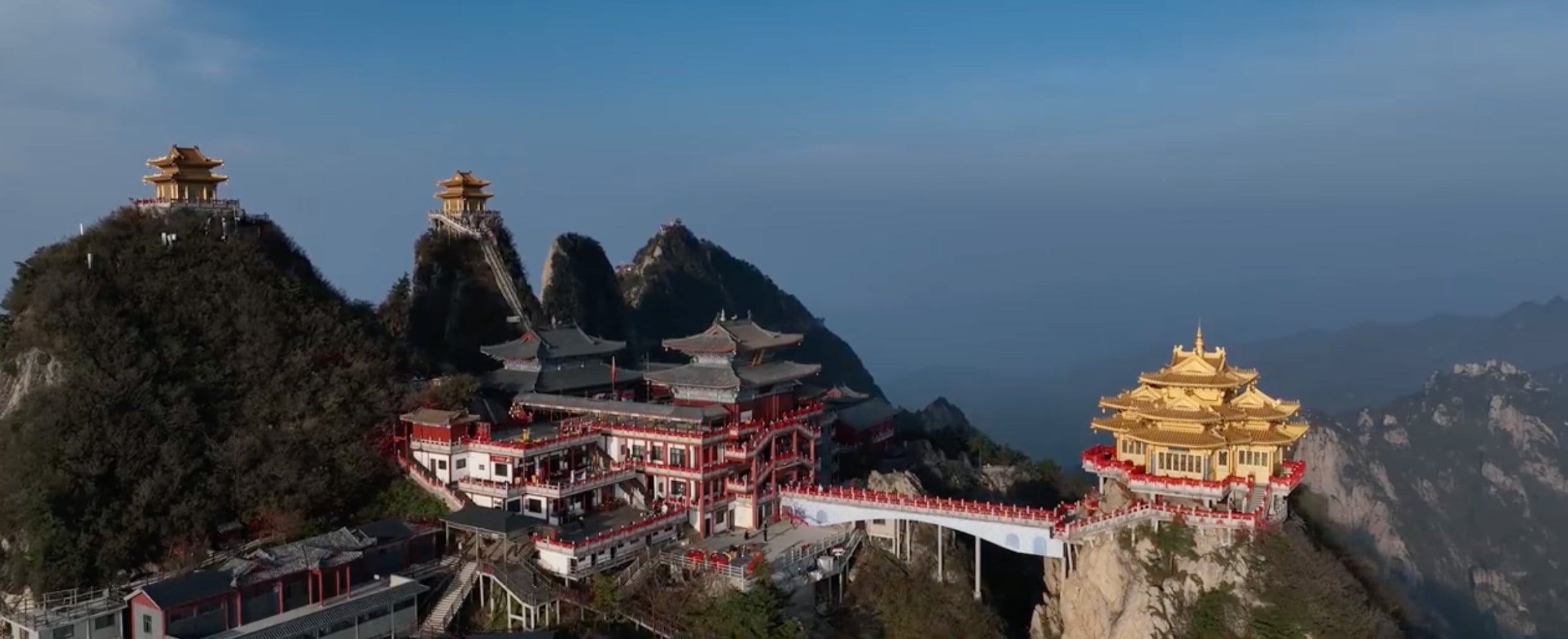 After 22-year-old content creator Li Sichen beat nearly 3,600 applicants to become the first cloud observer at Laojun Mountain in Henan province, Chinese social media called it the ultimate dream job. Photo: Handout