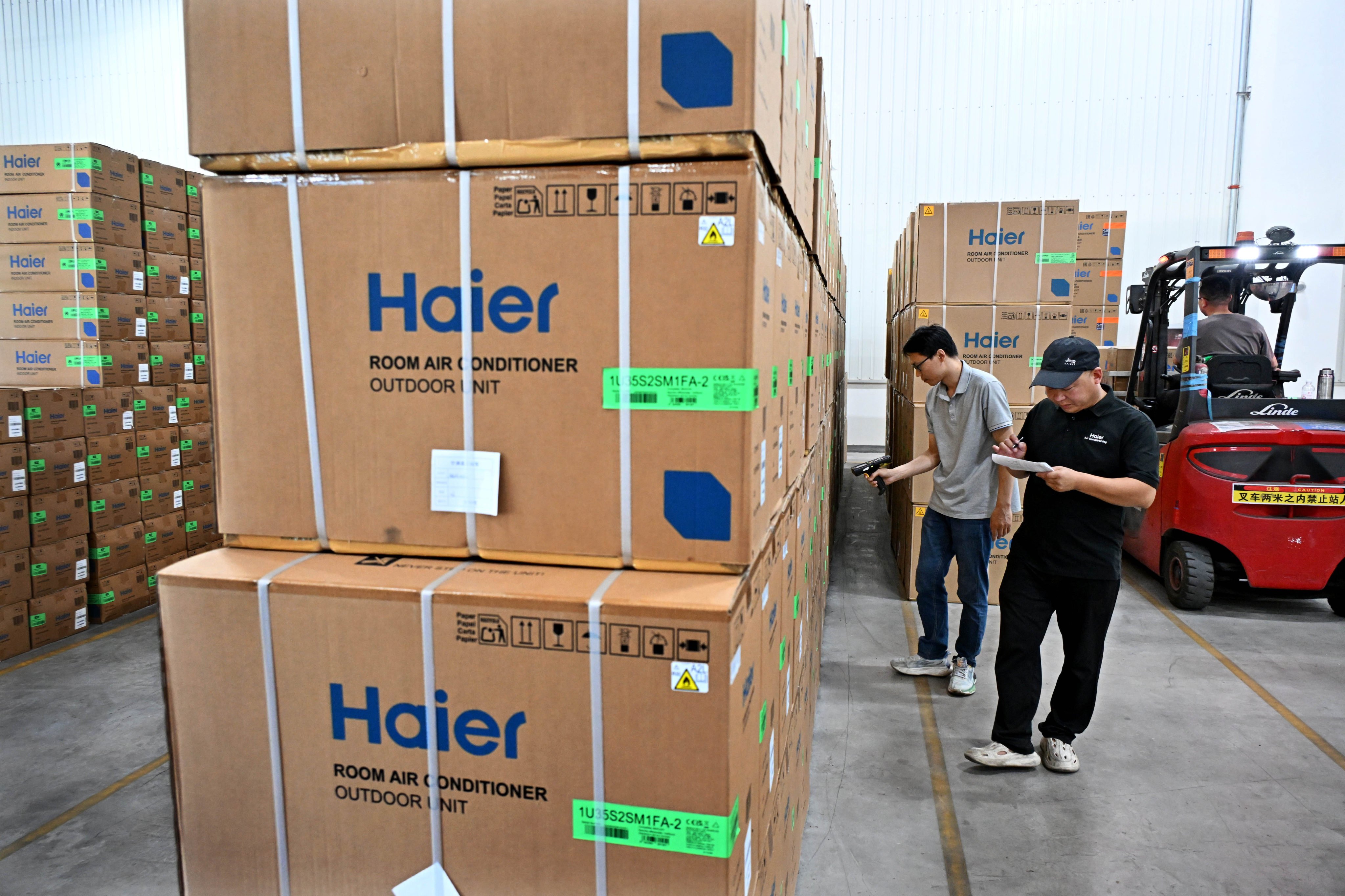 Air conditioners for export to Europe at a warehouse in Jiaozhou, Shandong province. Photo: Xinhua