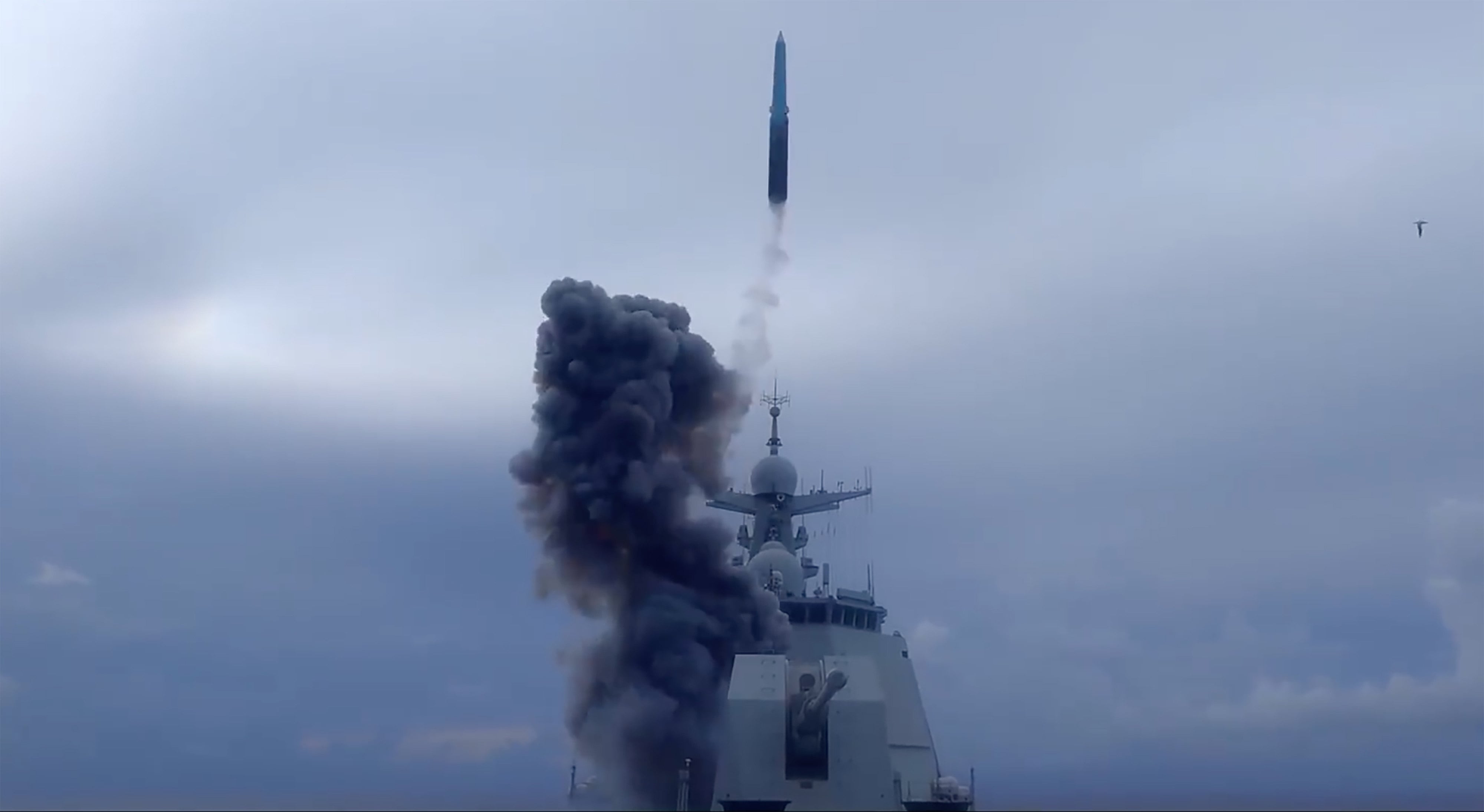 Footage released by Chinese state media on July 29 shows a YJ-20 missile launching from a Type 052D destroyer at an undisclosed location. Photo: CCTV