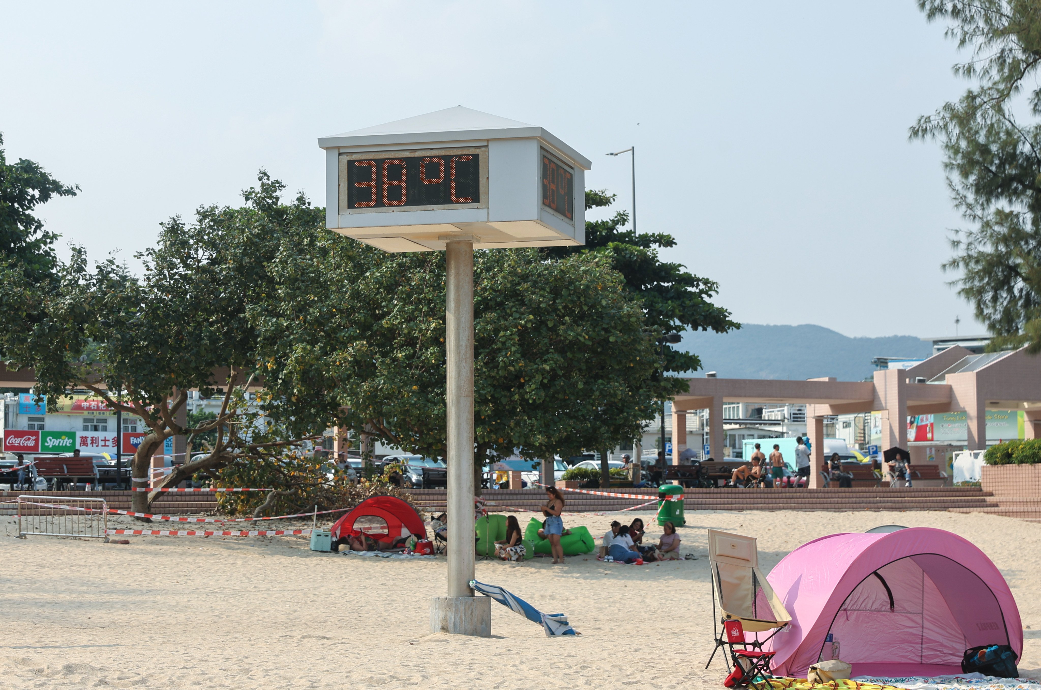 Temperatures at Shek O and elsewhere in Hong Kong soared at the weekend. Photo: Edmond So