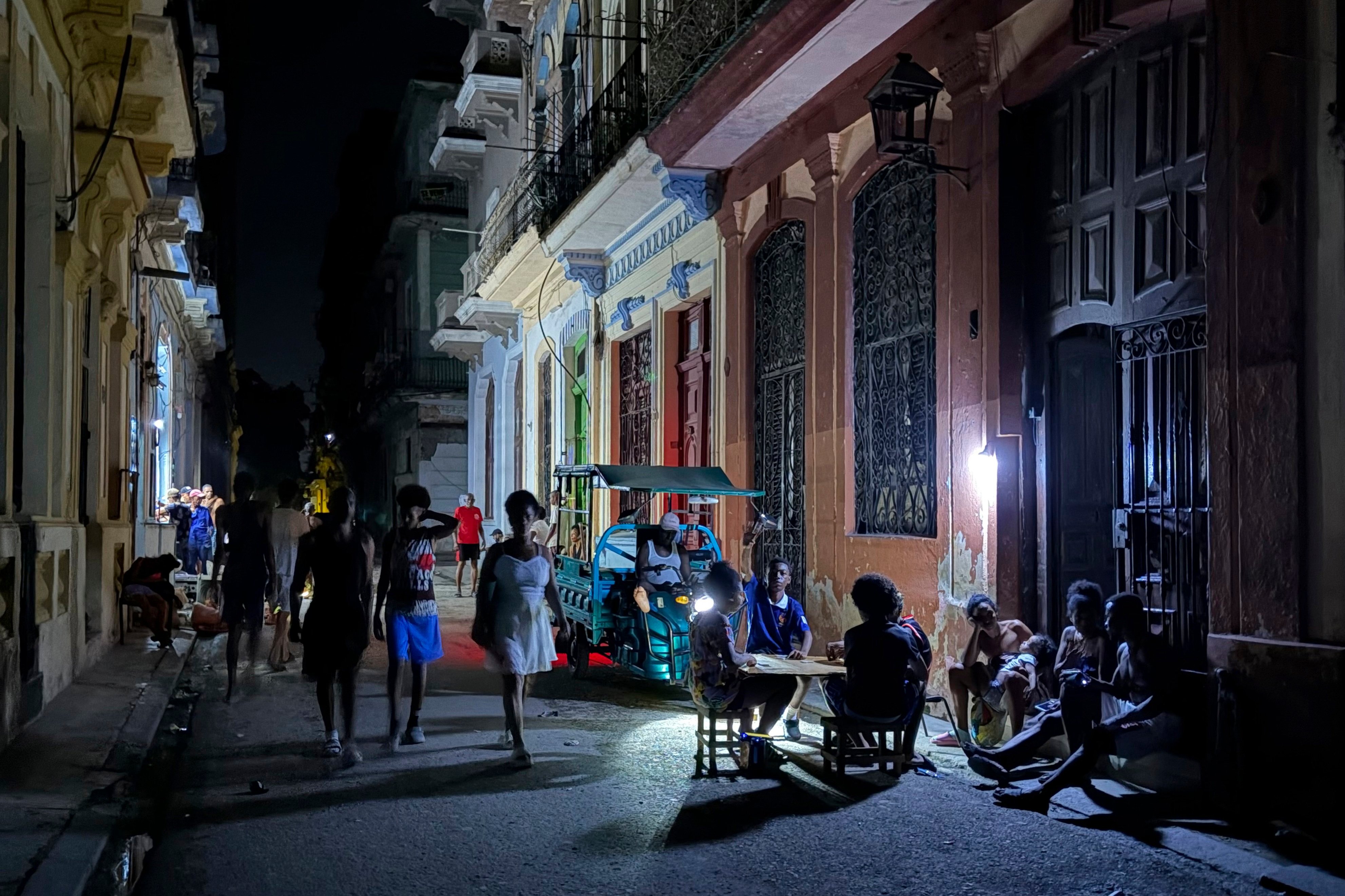 Havana was again plunged into darkness when the power grid collapsed last week. Photo: EPA