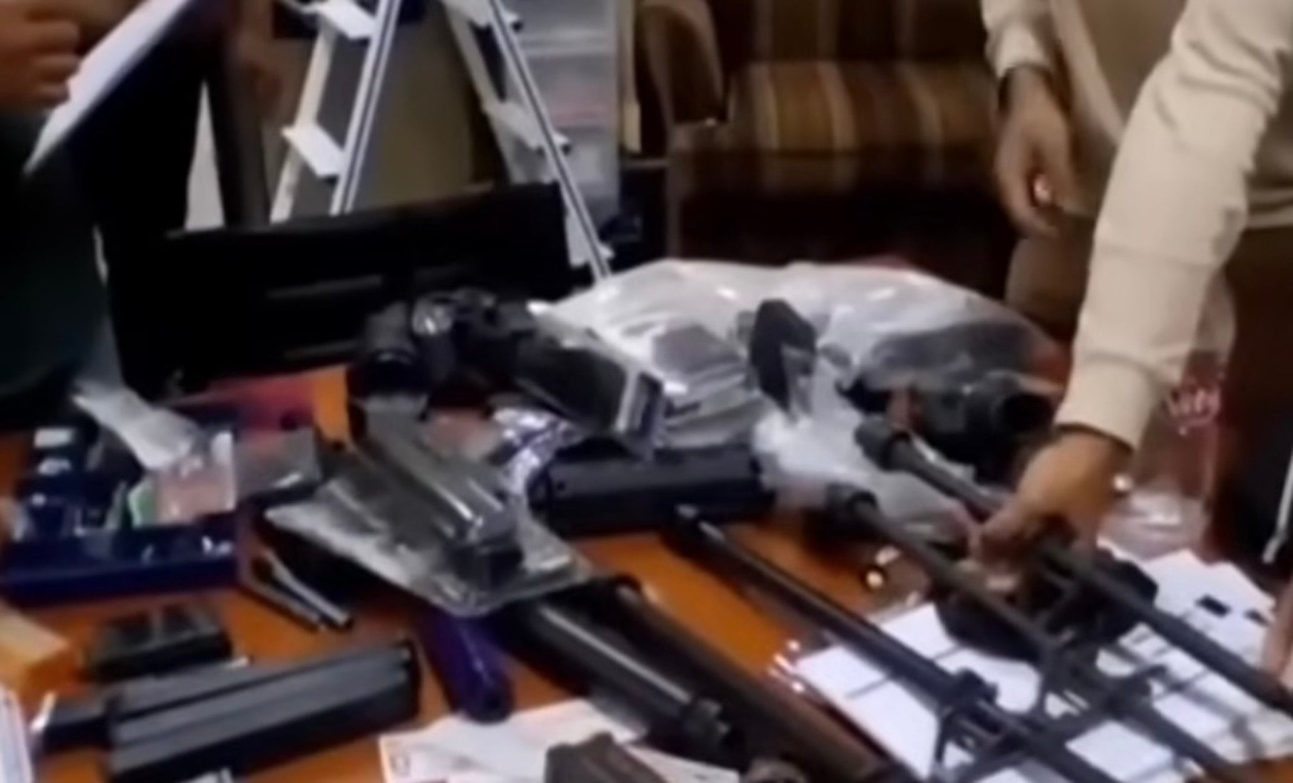 A total of 995 airsoft guns and one live firearm at Harapan Ibu Islamic School Foundation were seized by Indonesian police. Photo: YouTube/Trijaya FM