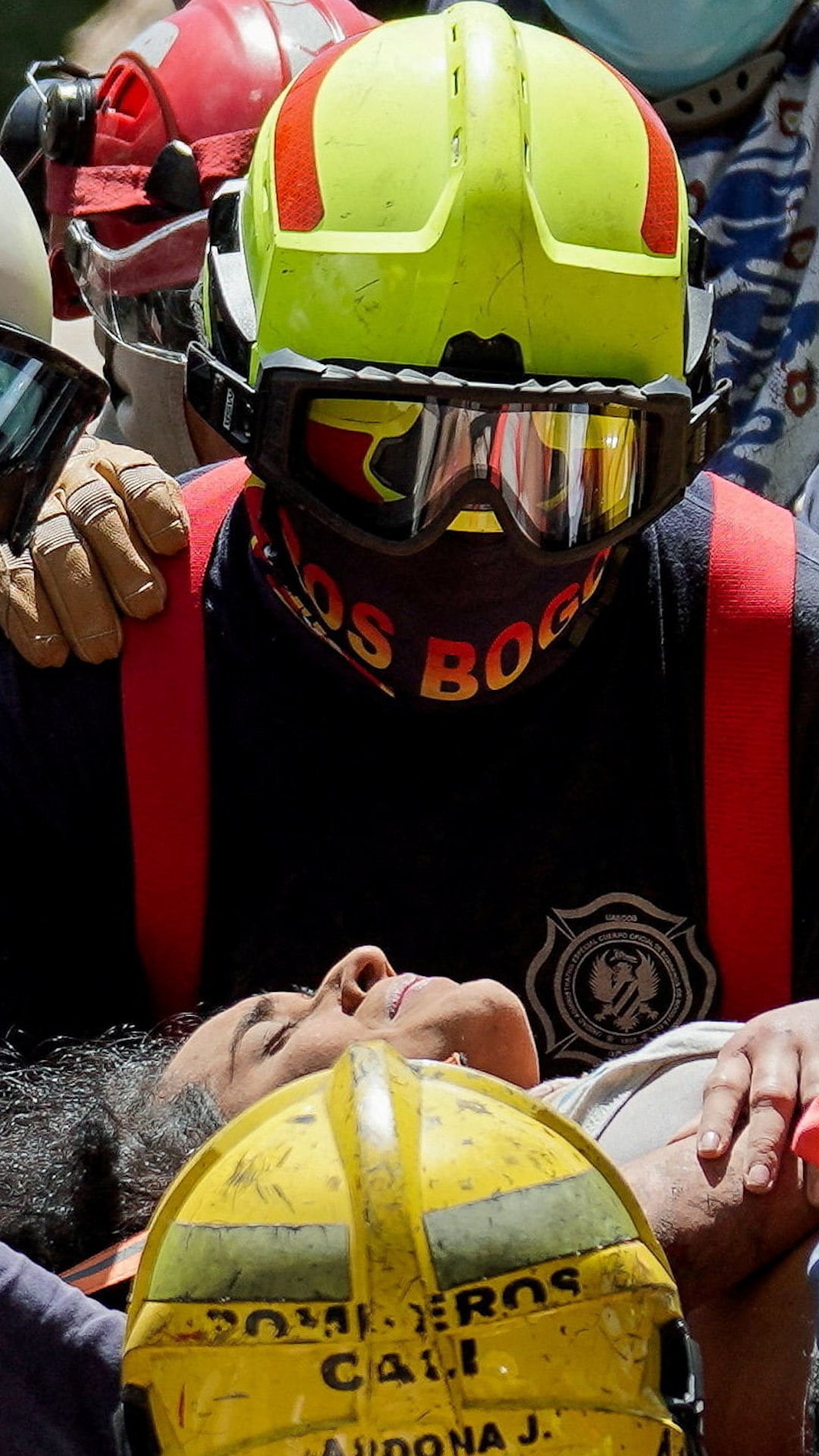 Colombia hunts for survivors