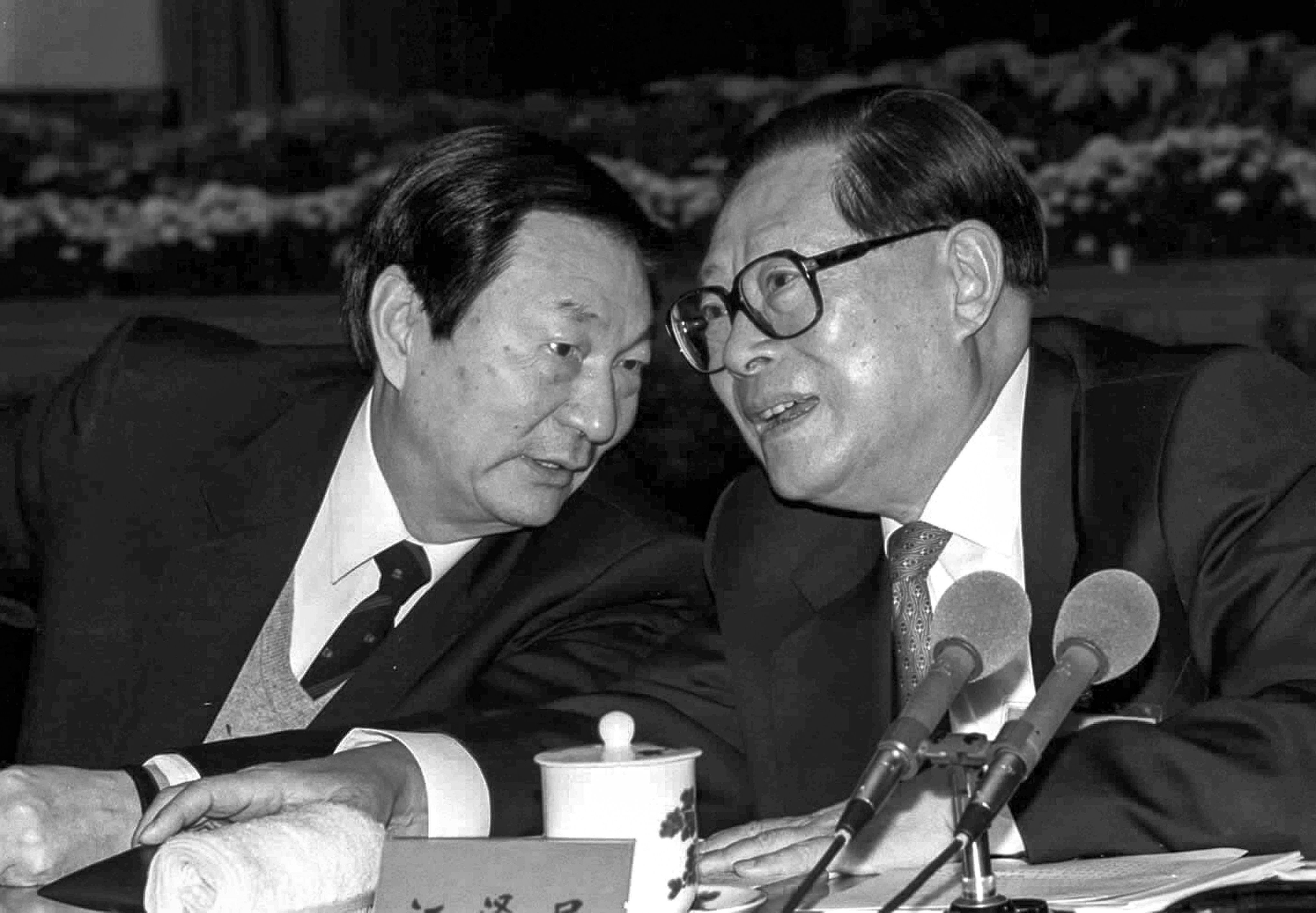 Then premier Zhu Rongji pictured with president Jiang Zemin in 1999. Photo: Xinhua