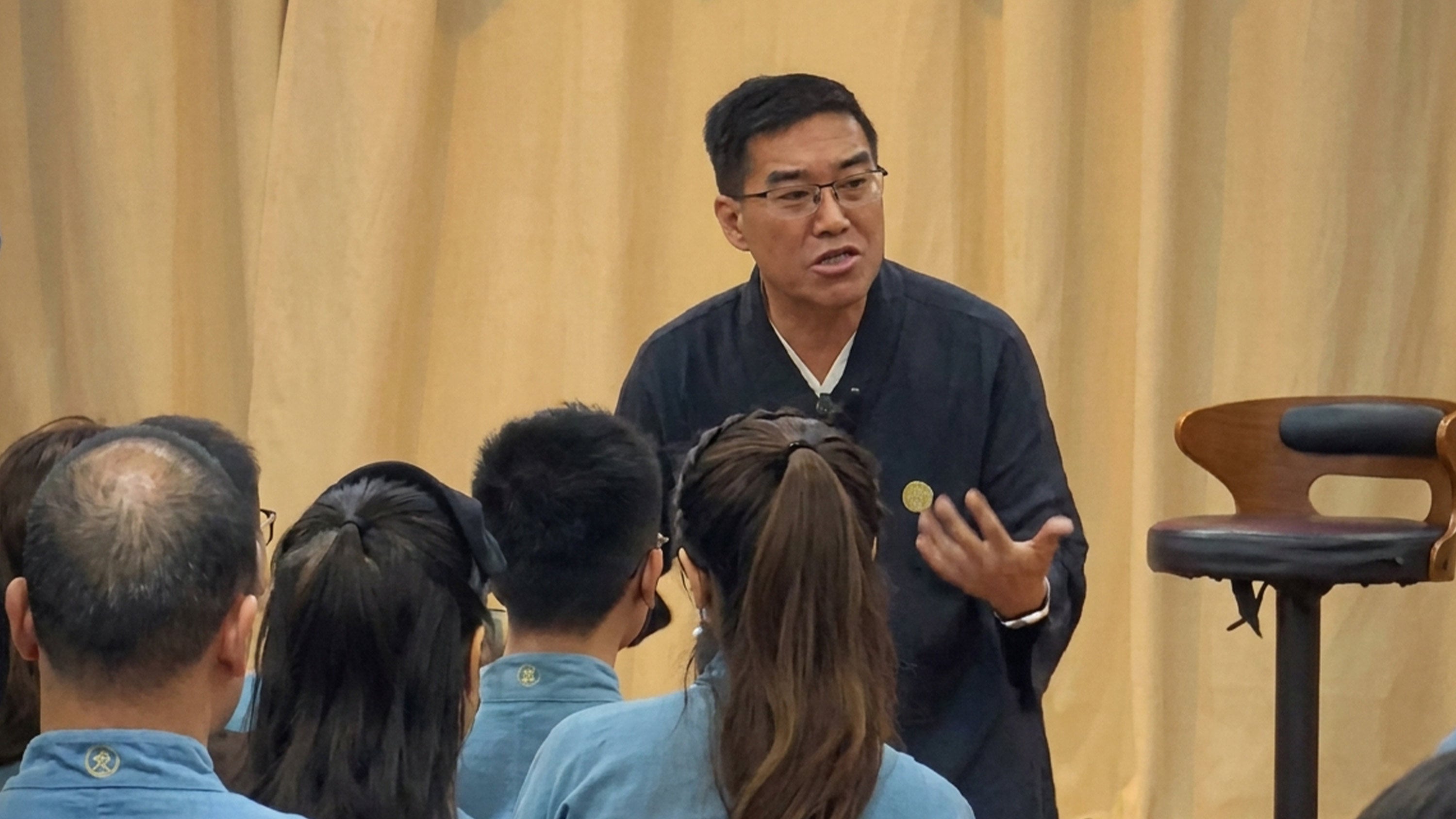 An ex-pyramid scheme boss now charges parents US$18,000 for youth correctional advice, with many revering him as a spiritual saviour. Photo: Baidu