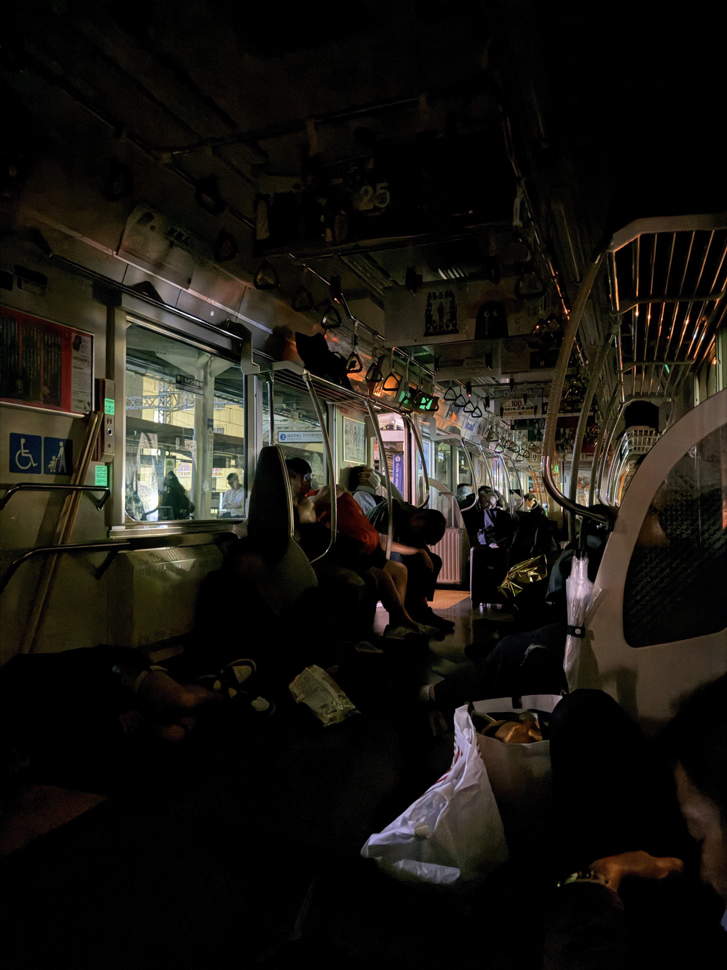 A video posted on Threads by user kimmychew413 shows travellers stuck overnight in a train. Photo: Threads/kimmychew413